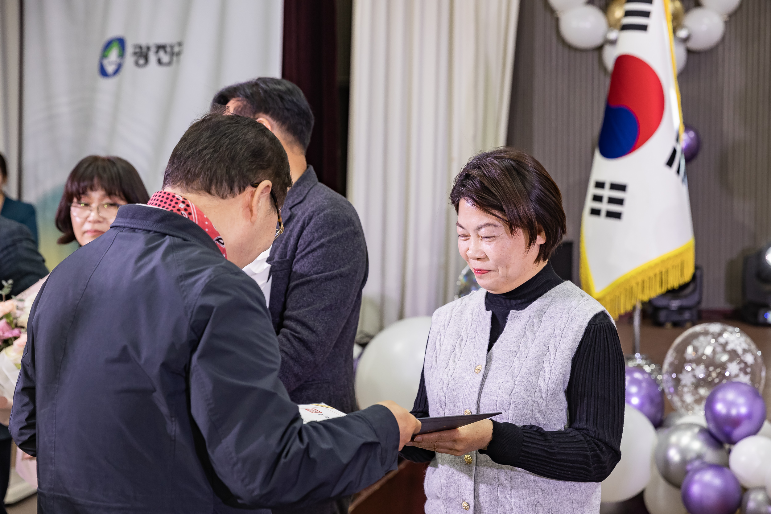 20241212-2024년 4/4분기 직원 정례조례 20241212_3936_G_210422.jpg