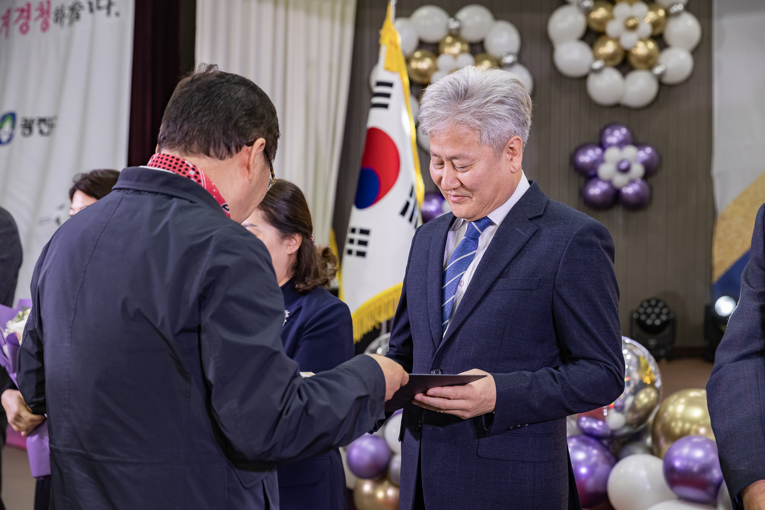 20241212-2024년 4/4분기 직원 정례조례 20241212_3968_G_210422.jpg