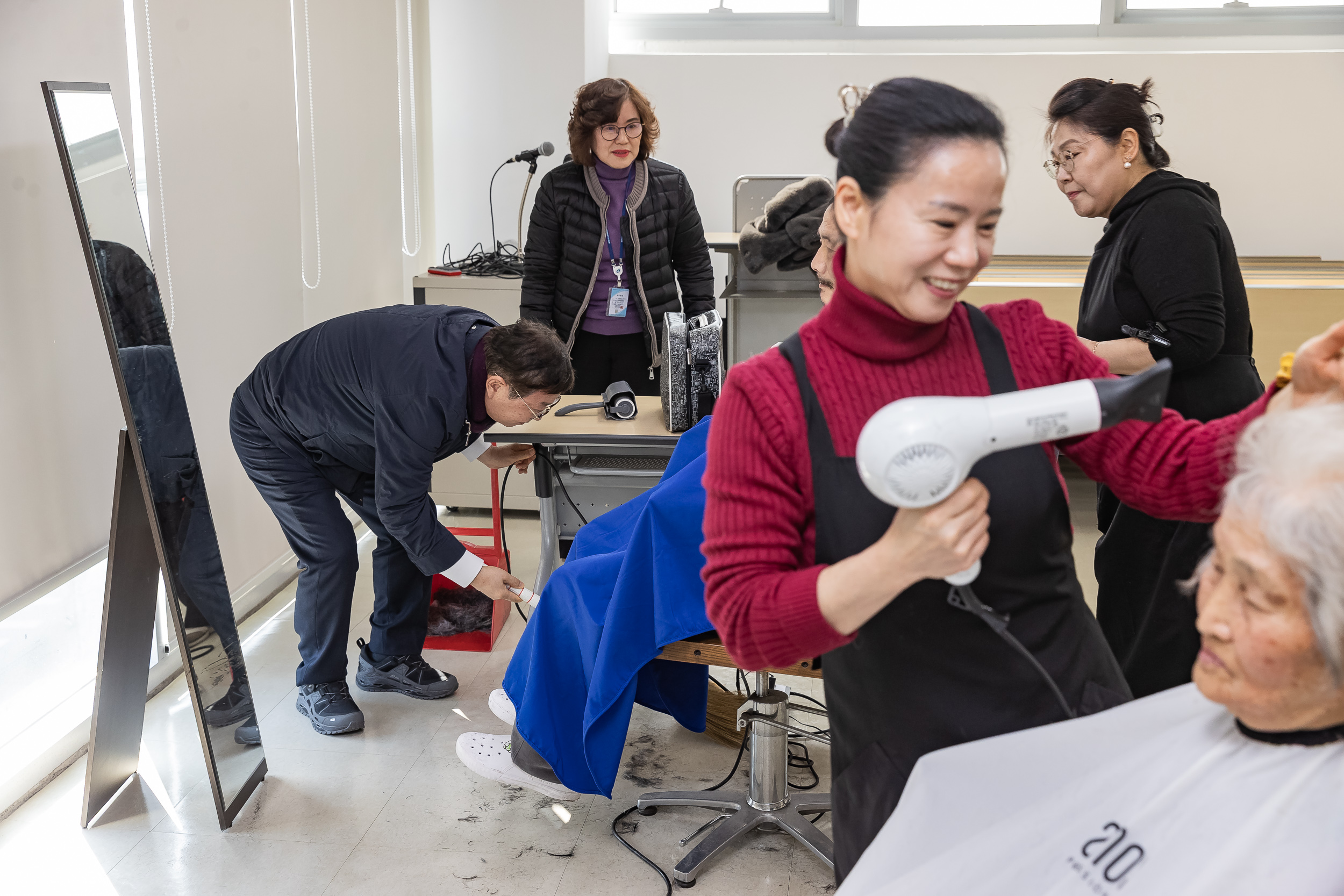 20260203-사랑의 이미용(구의1동 지역사회보장협의체) 20260203-10096_L_181010.jpg