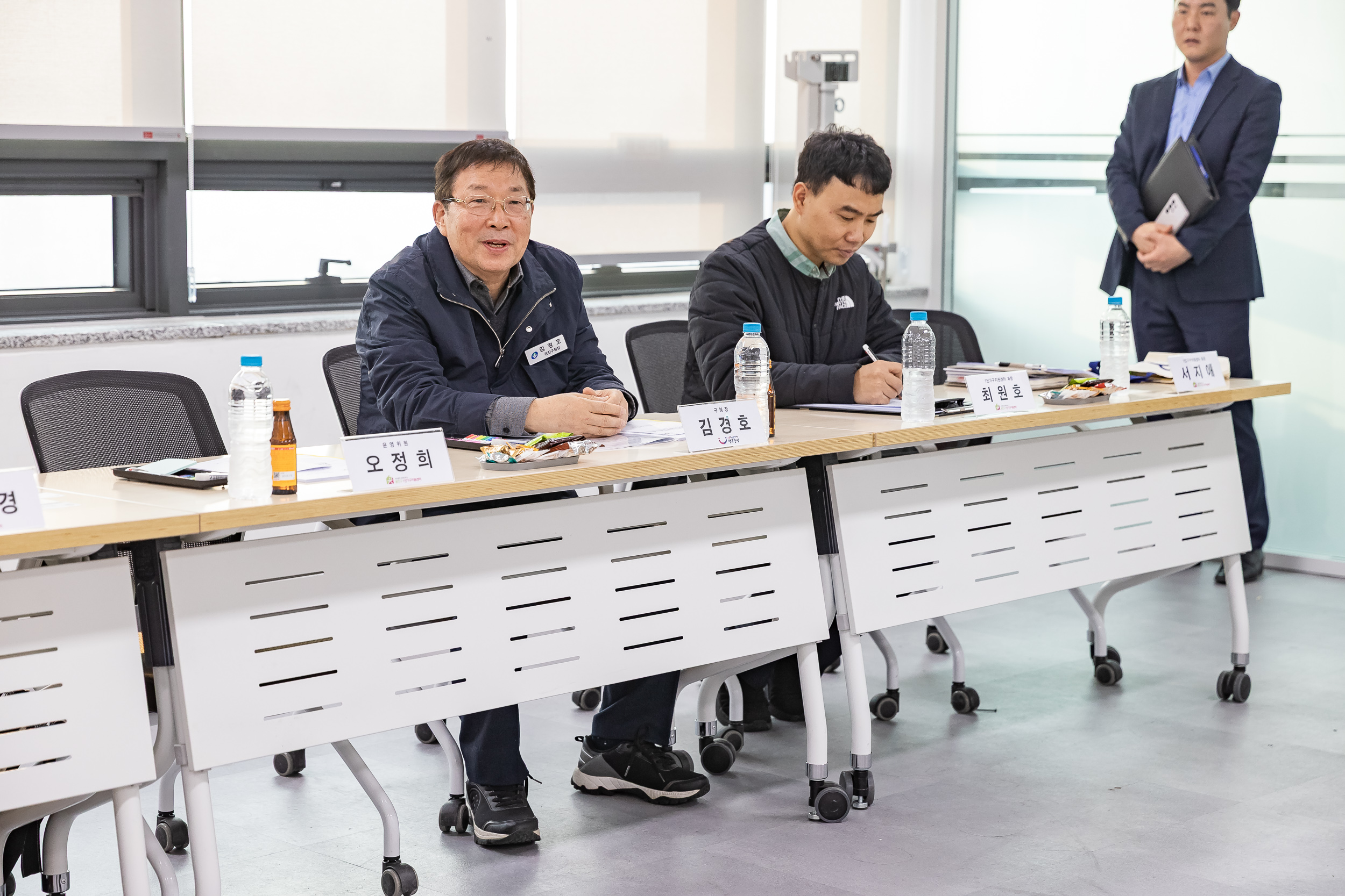 20251124-1인가구지원센터 운영위원회 신규위원 위촉식 20251124-13584_L_191725.jpg