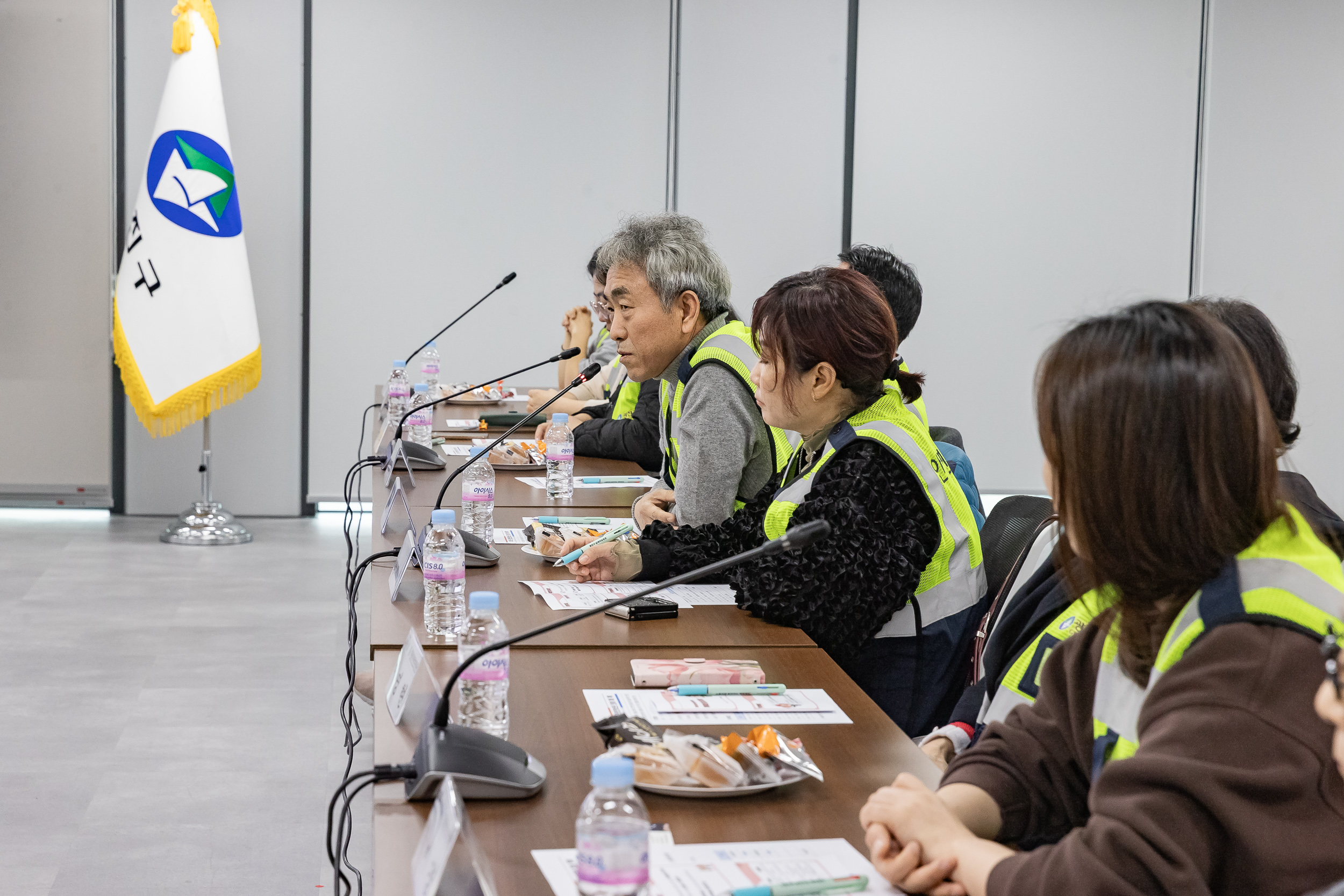 20251113-2025년 하반기 민원안전보안관 간담회 20251113-5089_L_122248.jpg