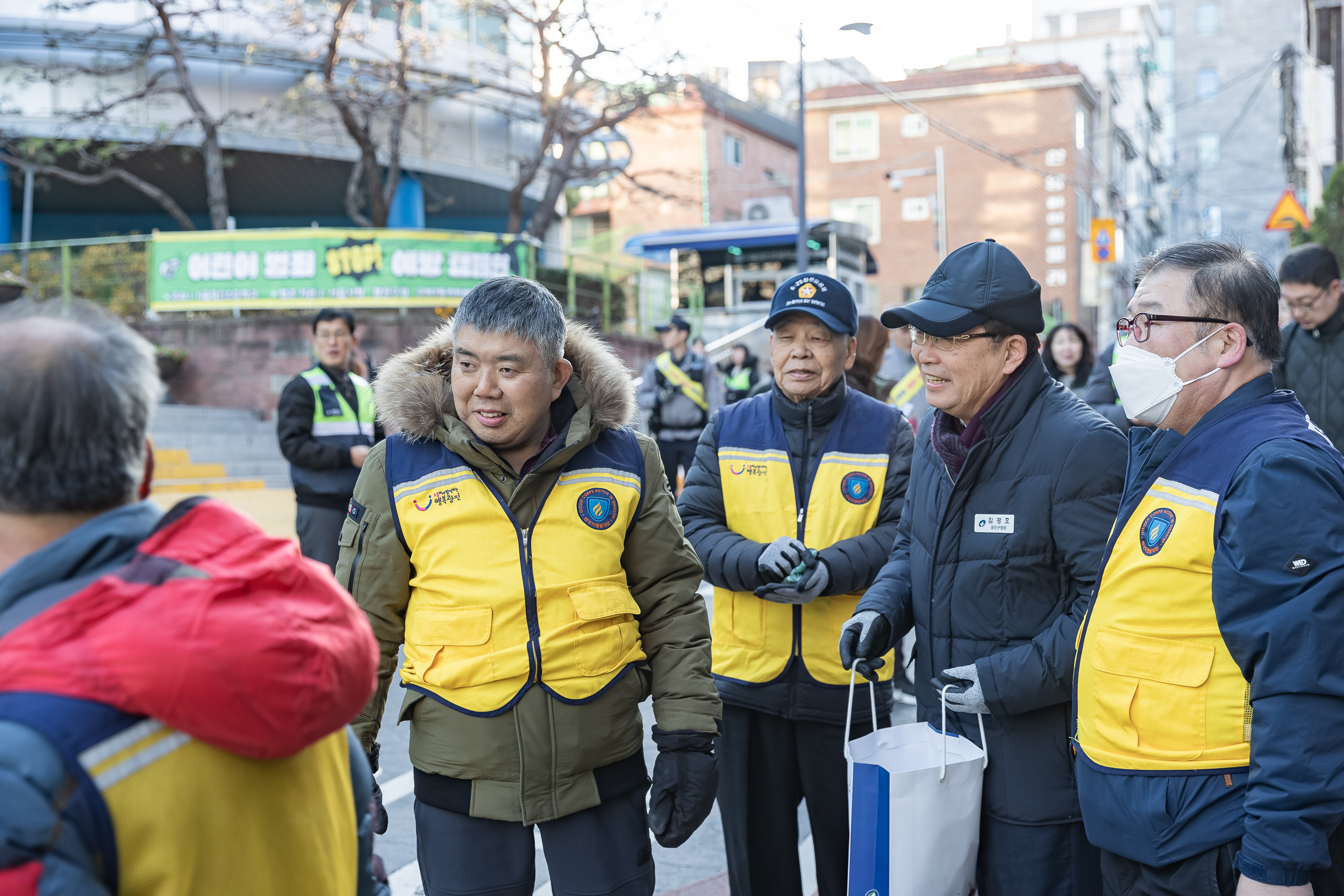 20251118-유괴 예방 어린이 안전캠페인 20251118-8525_L_160249.jpg