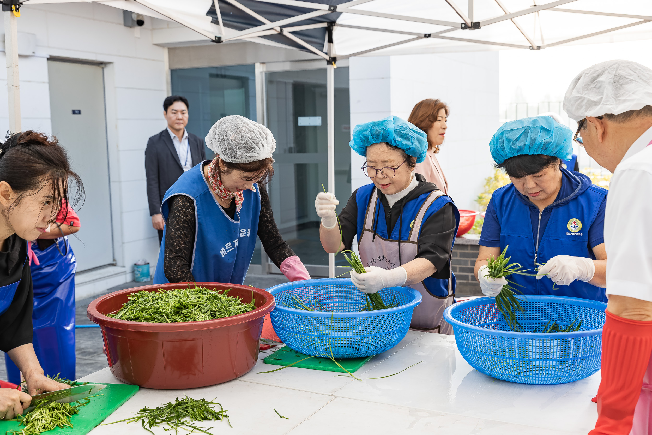 20251001-바르게살기운동 광진구협의회 어려운 이웃 밑반찬 만들어드리기 20251001-51785_L_134245.jpg
