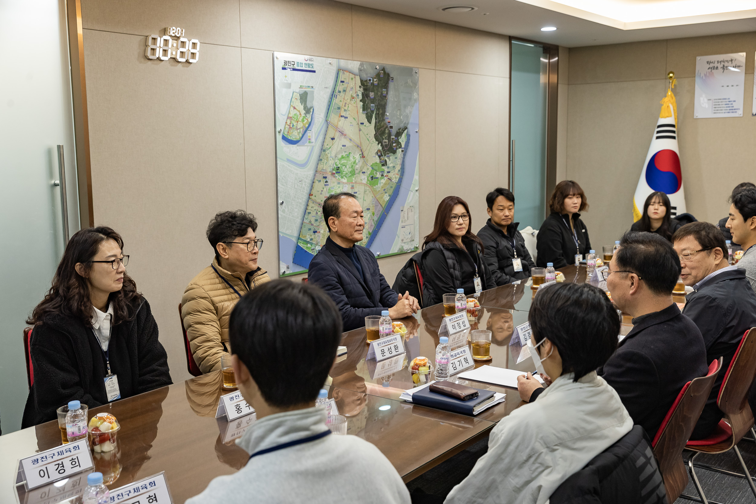 20251201-생활체육지도자 처우개선 광진구청장 간담회 20251201-19301_L_190450.jpg