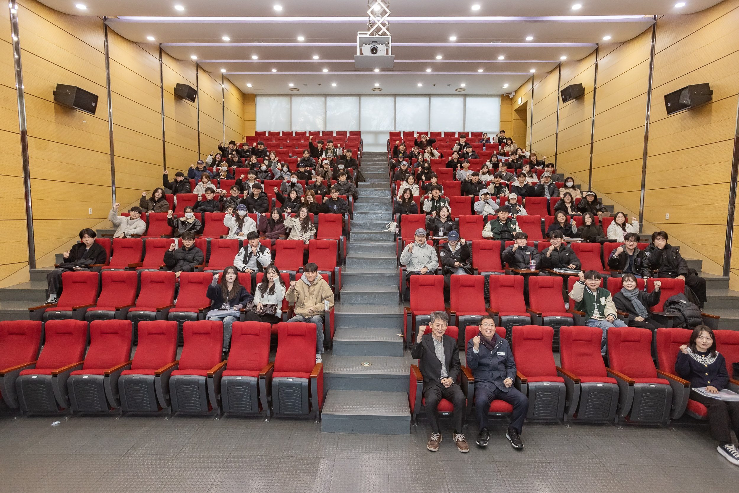 20251118-건국대학교 '공공행복과 주민자치' 특강 20251118-9519_L_160539.jpg