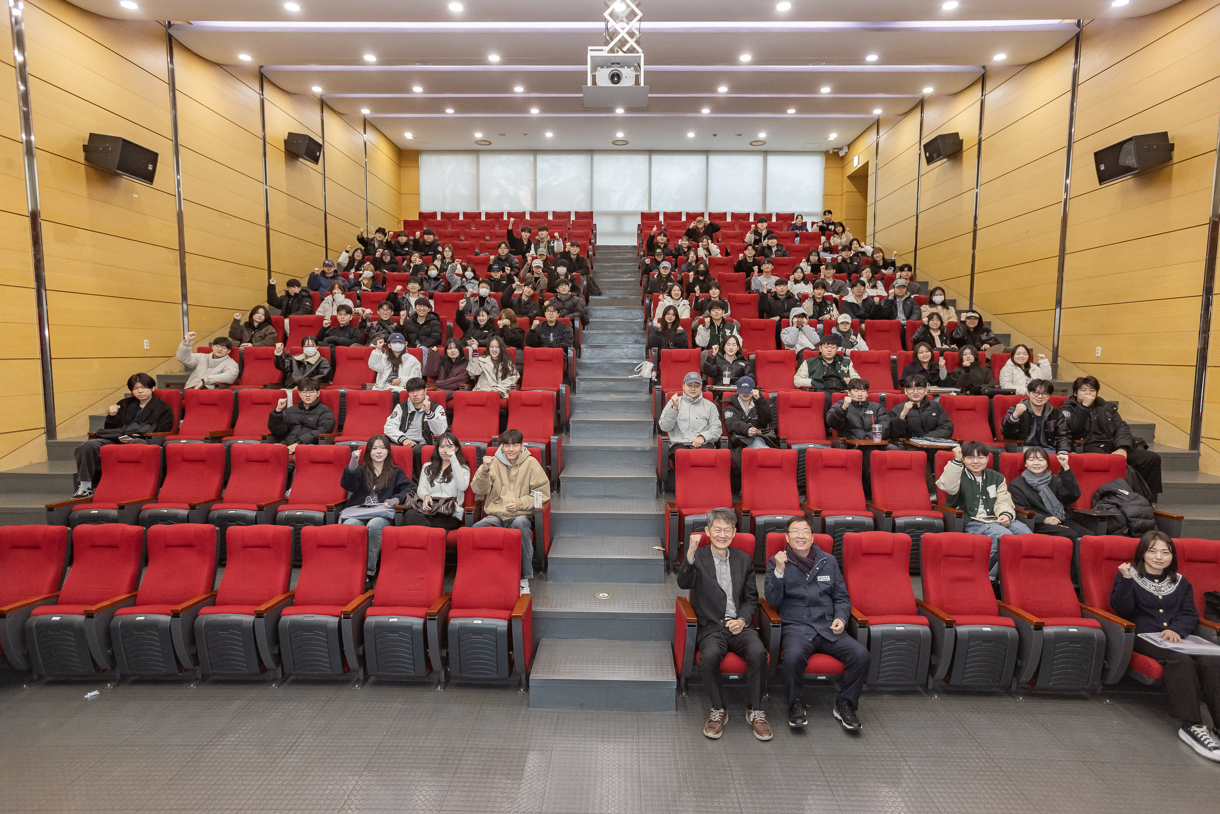 20251118-건국대학교 '공공행복과 주민자치' 특강 20251118-9525_L_160539.jpg