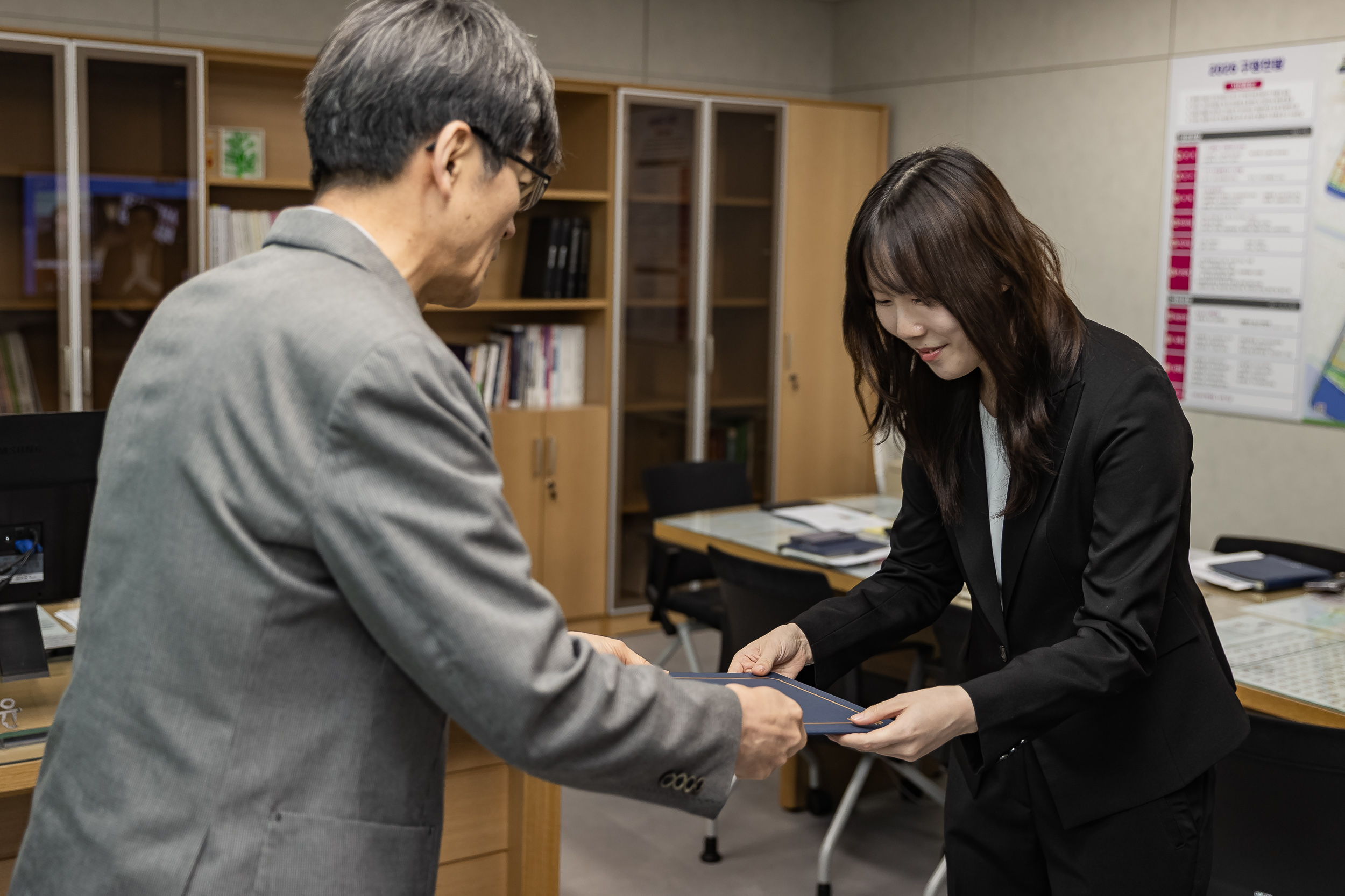 20260303-2026년 3월 신규임용후보자 발령장 수여식 20260303-30082_L_204608.jpg