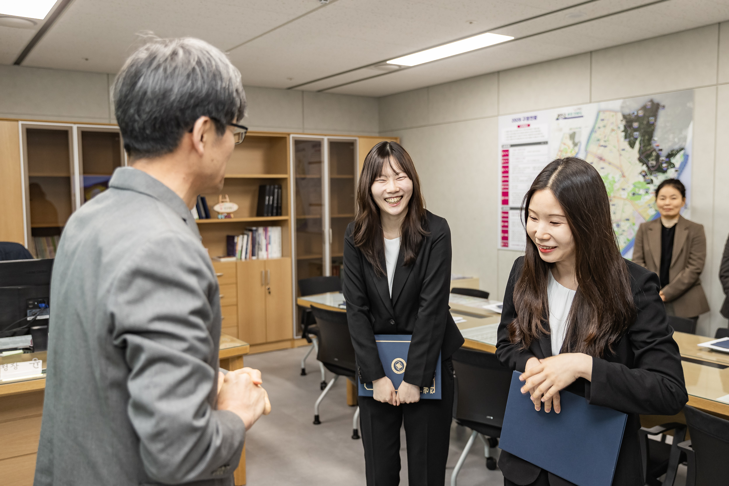 20260303-2026년 3월 신규임용후보자 발령장 수여식 20260303-30113_L_204608.jpg