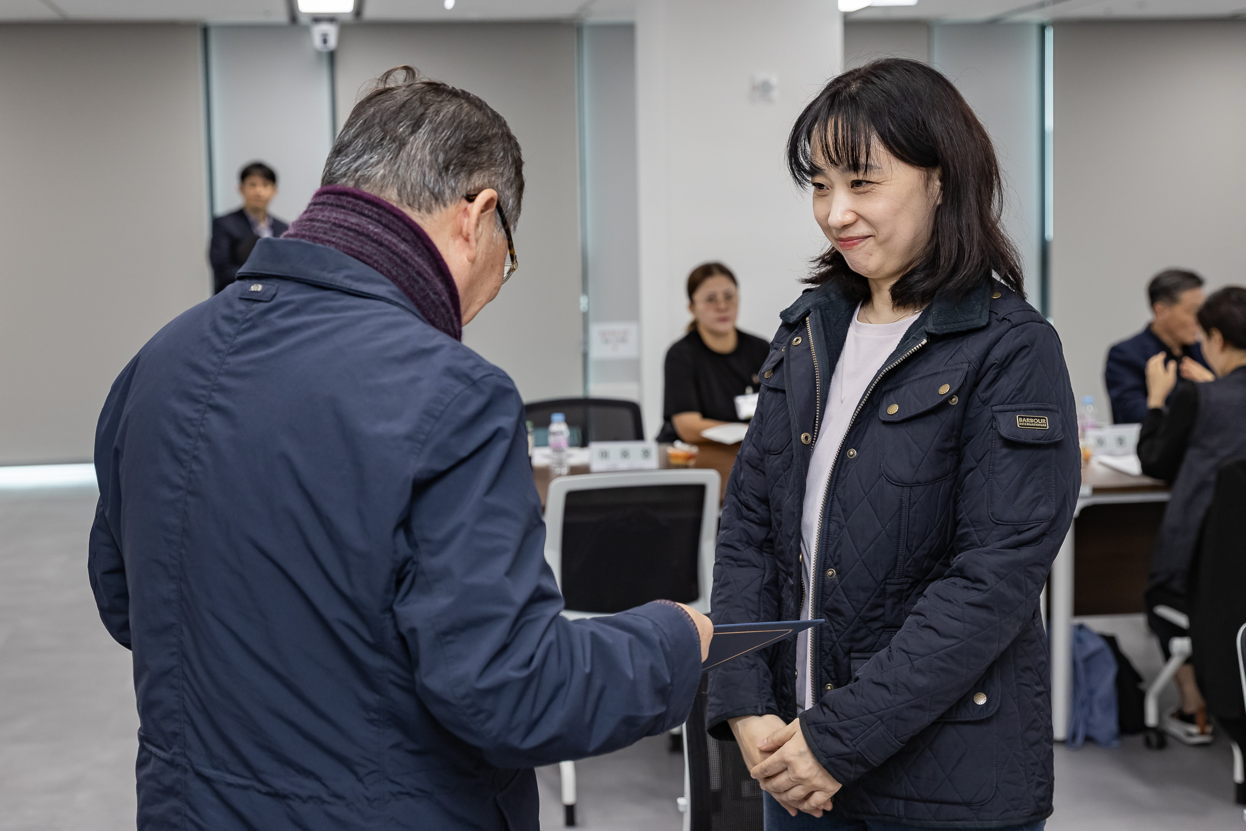 20251107-공약이행점검 주민배심원 위촉장 수여 20251107-1724_L_202001.jpg