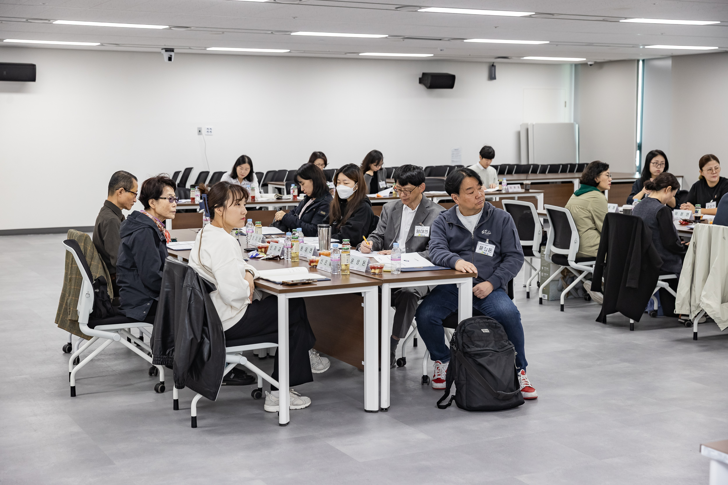 20251107-공약이행점검 주민배심원 위촉장 수여 20251107-1825_L_202002.jpg