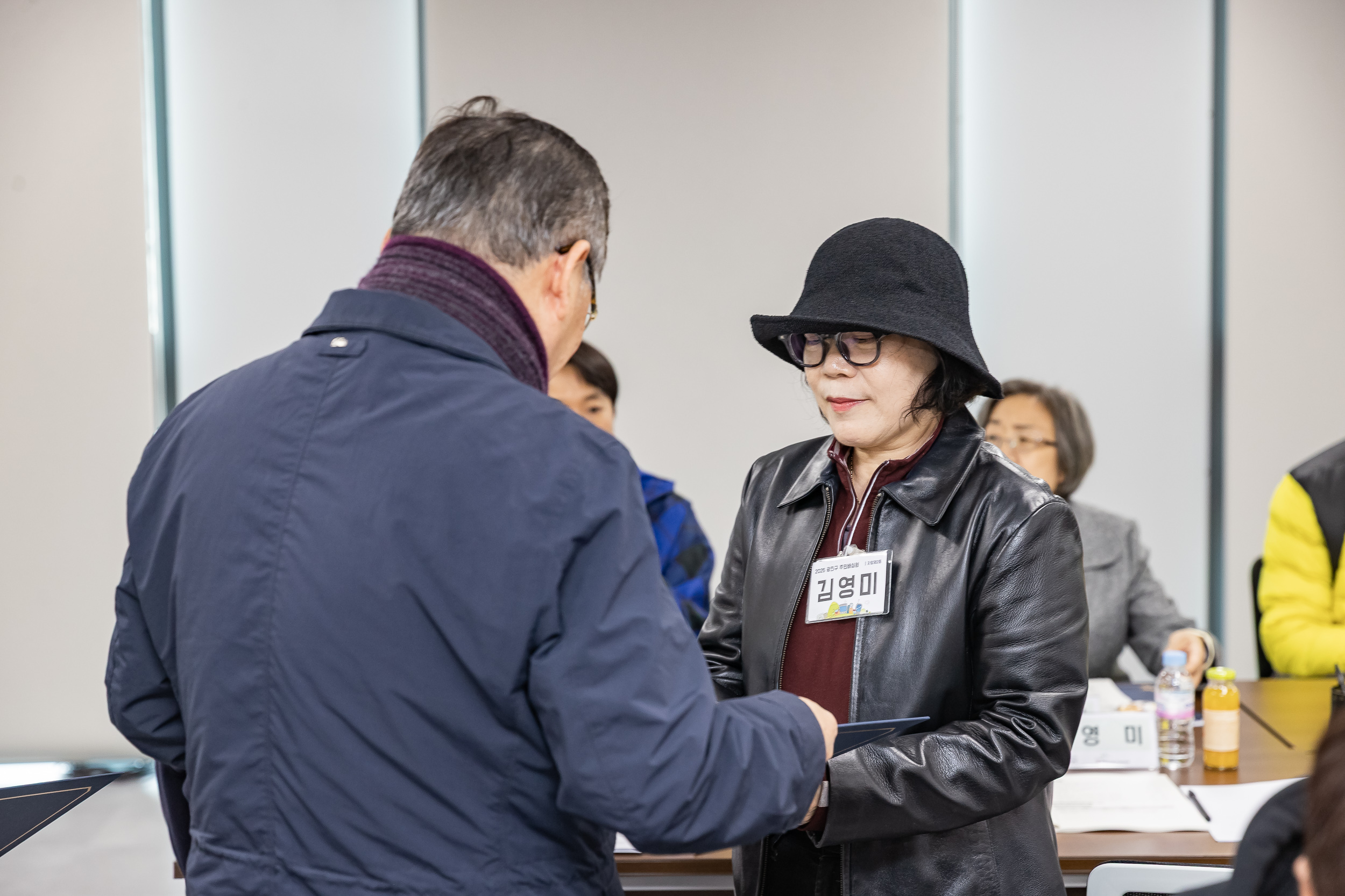 20251107-공약이행점검 주민배심원 위촉장 수여 20251107-1588_L_202000.jpg