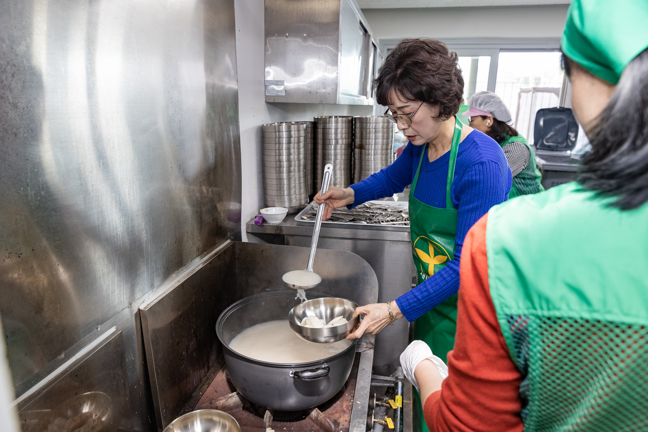 20260203-구의1동 새마을단체와 함께하는 따뜻한 떡국 나눔 20260203-10465_L_181158.jpg