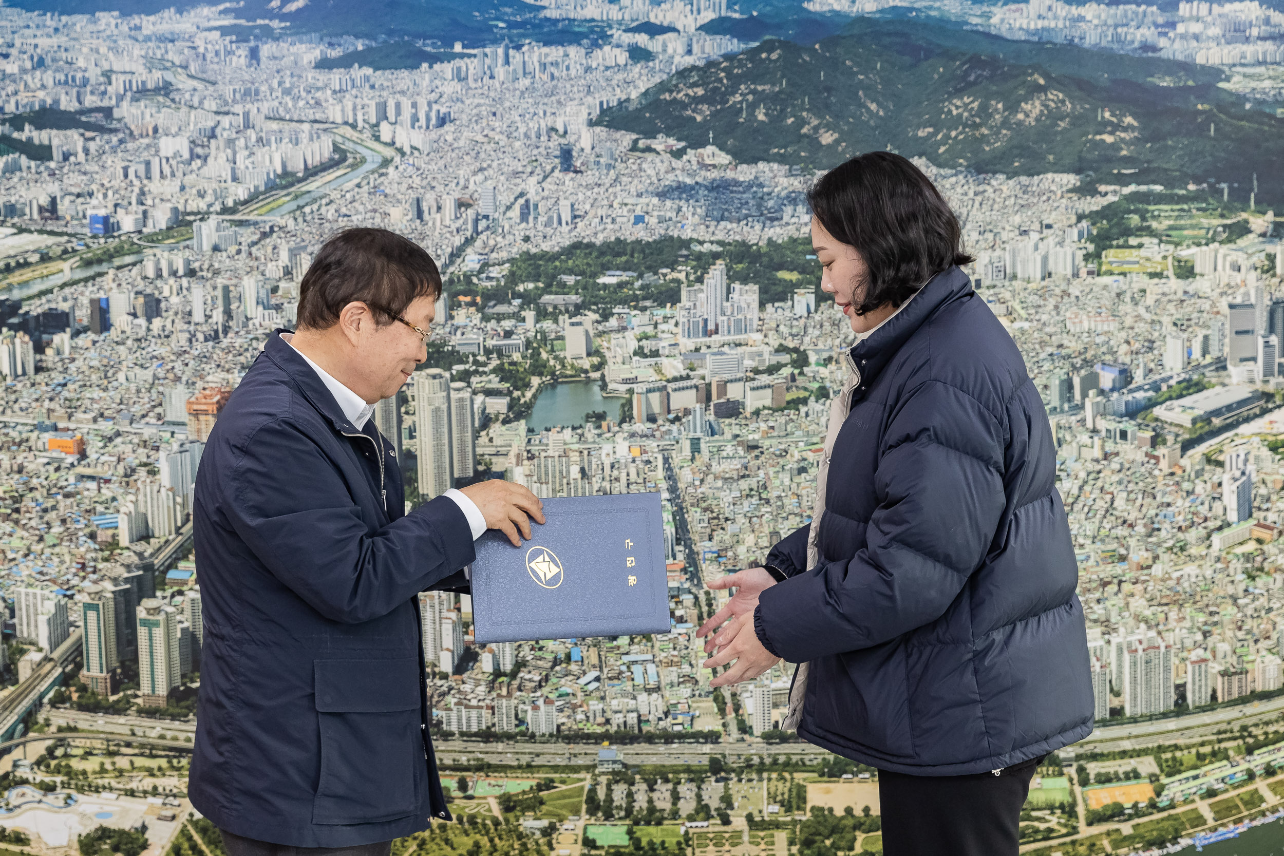 20251209-골목형상점가 지정서 수여식 20251209-26751_L_210702.jpg