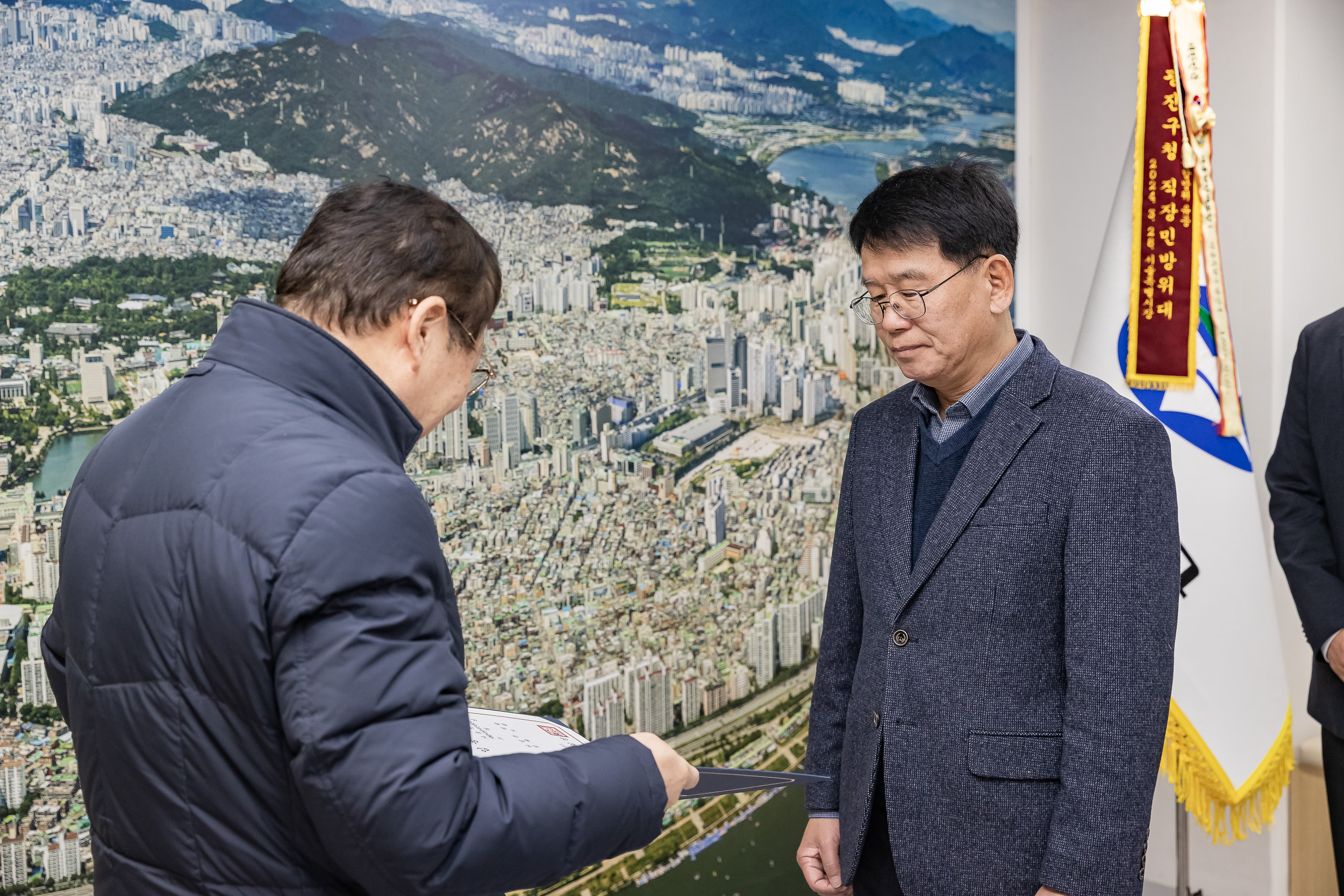 20260108-5급 전입 대상자 발령장 수여식 20260108-61978_L_134909.jpg