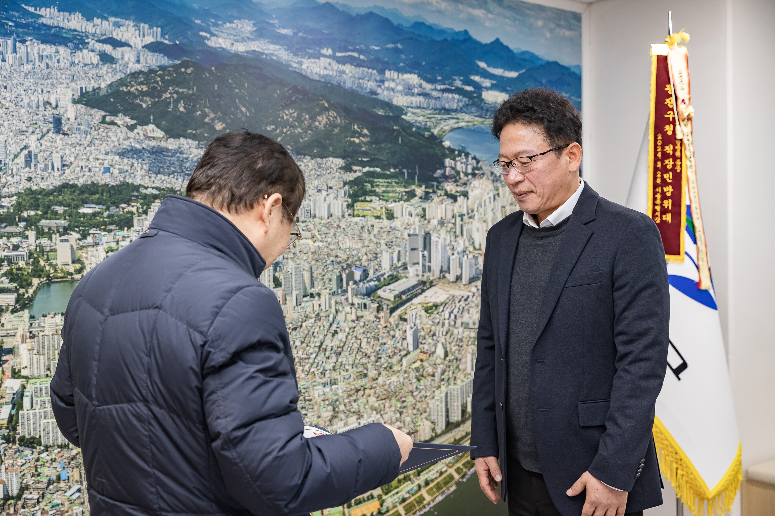 20260108-5급 전입 대상자 발령장 수여식 20260108-61994_L_134909.jpg