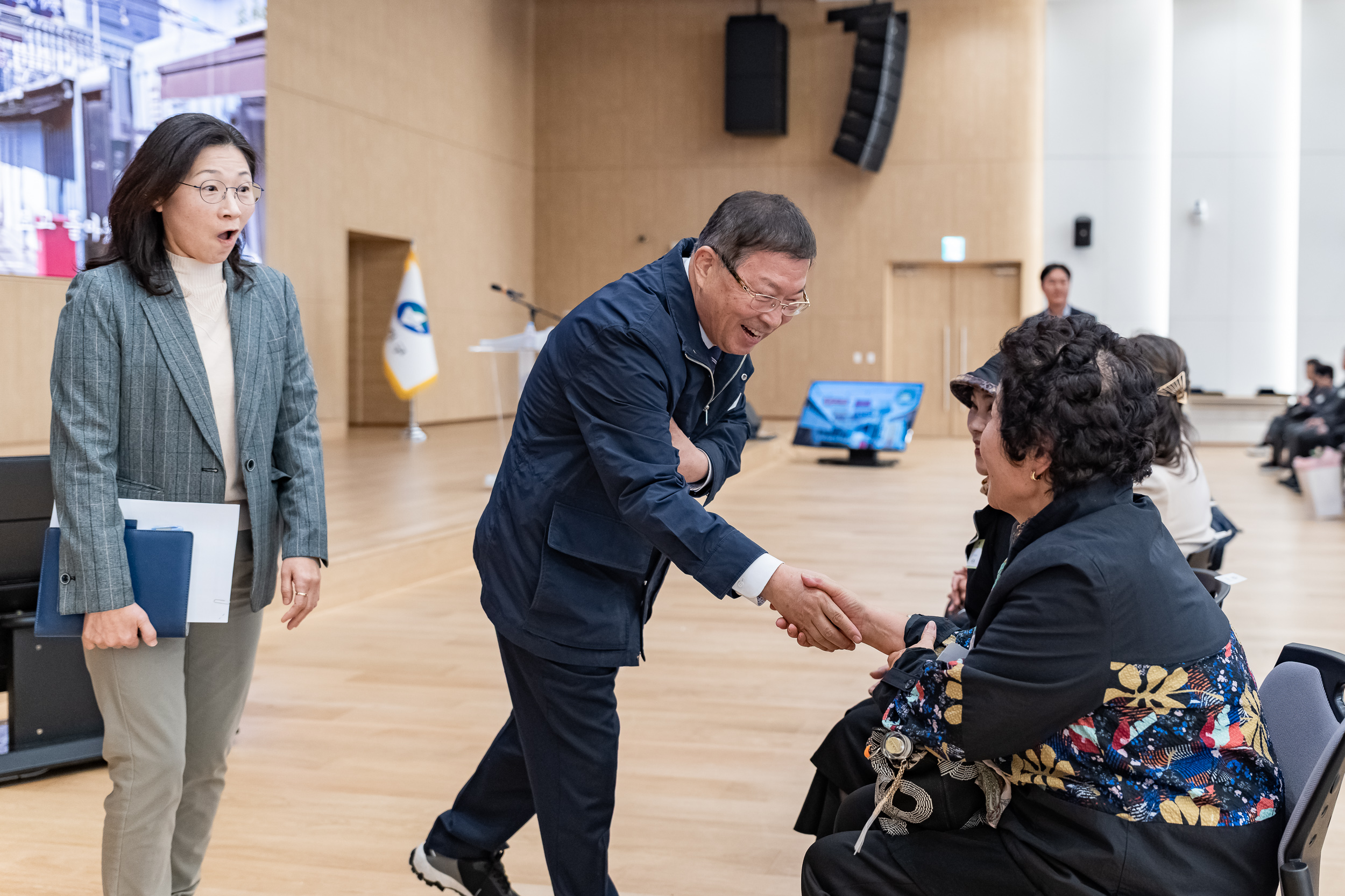 20251028-2025년 10월 정기 구민표창 수여식 20251028-72847_L_182440.jpg