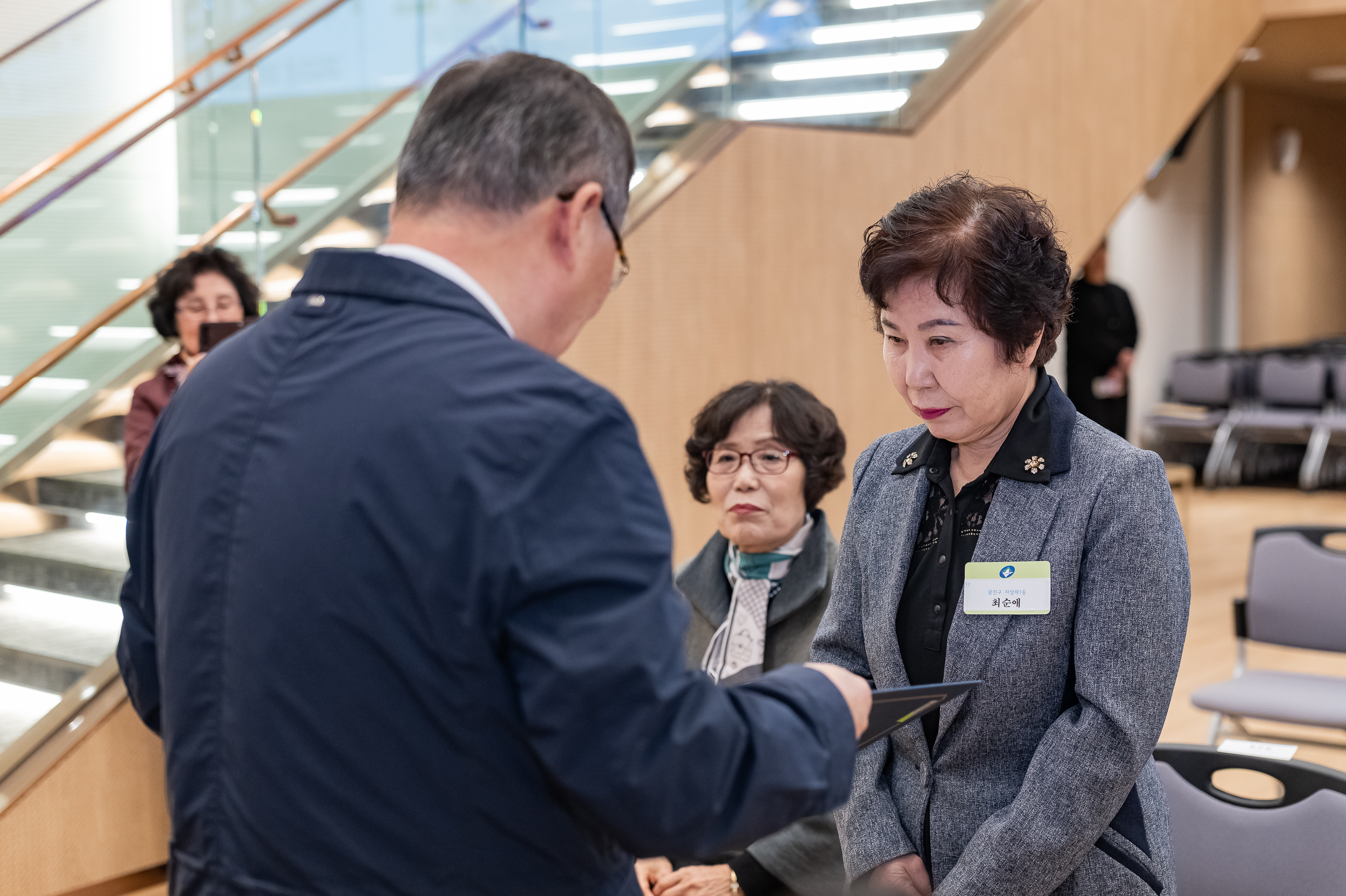 20251028-2025년 10월 정기 구민표창 수여식 20251028-73212_L_182442.jpg