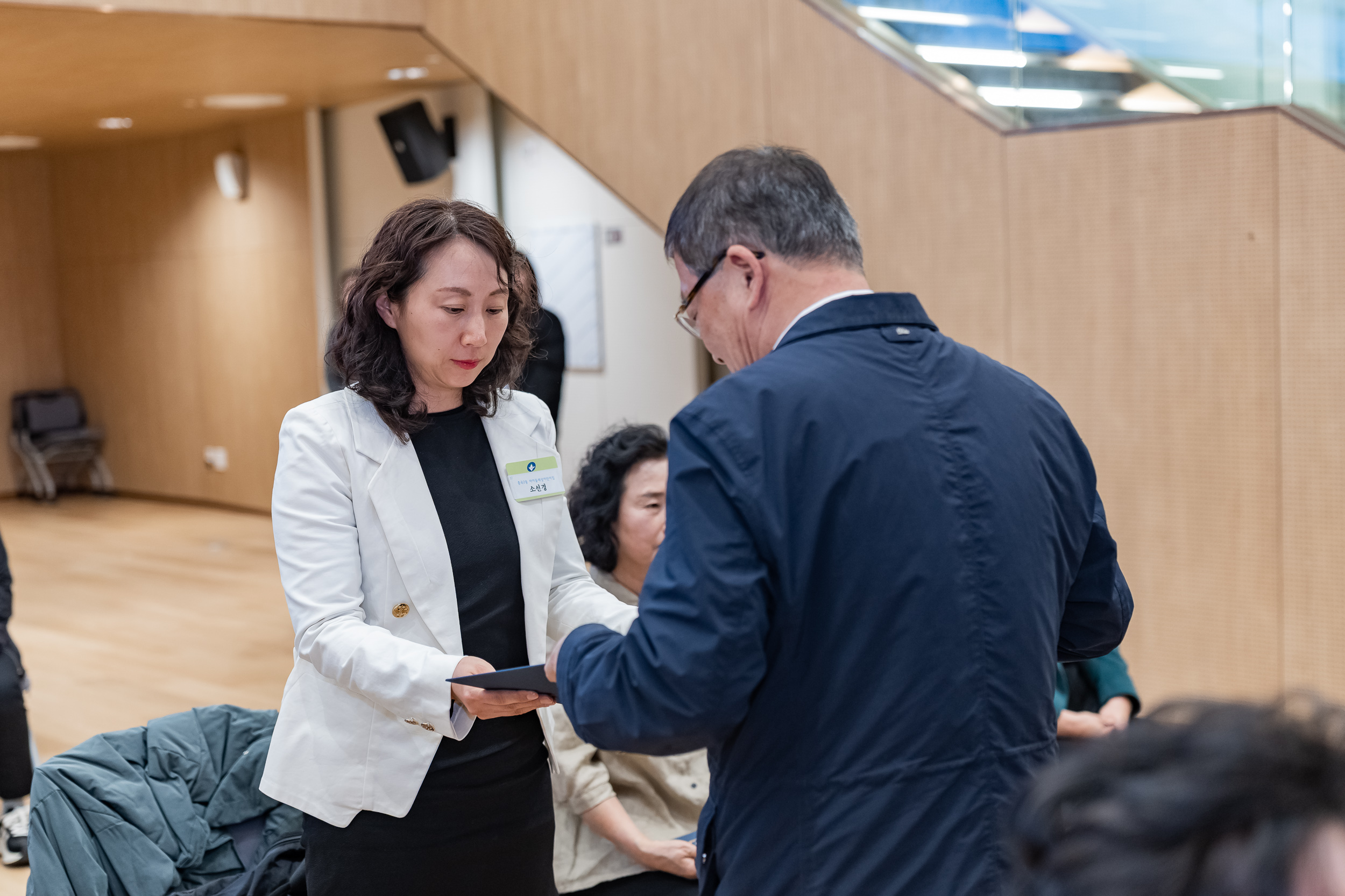 20251028-2025년 10월 정기 구민표창 수여식 20251028-73458_L_182443.jpg