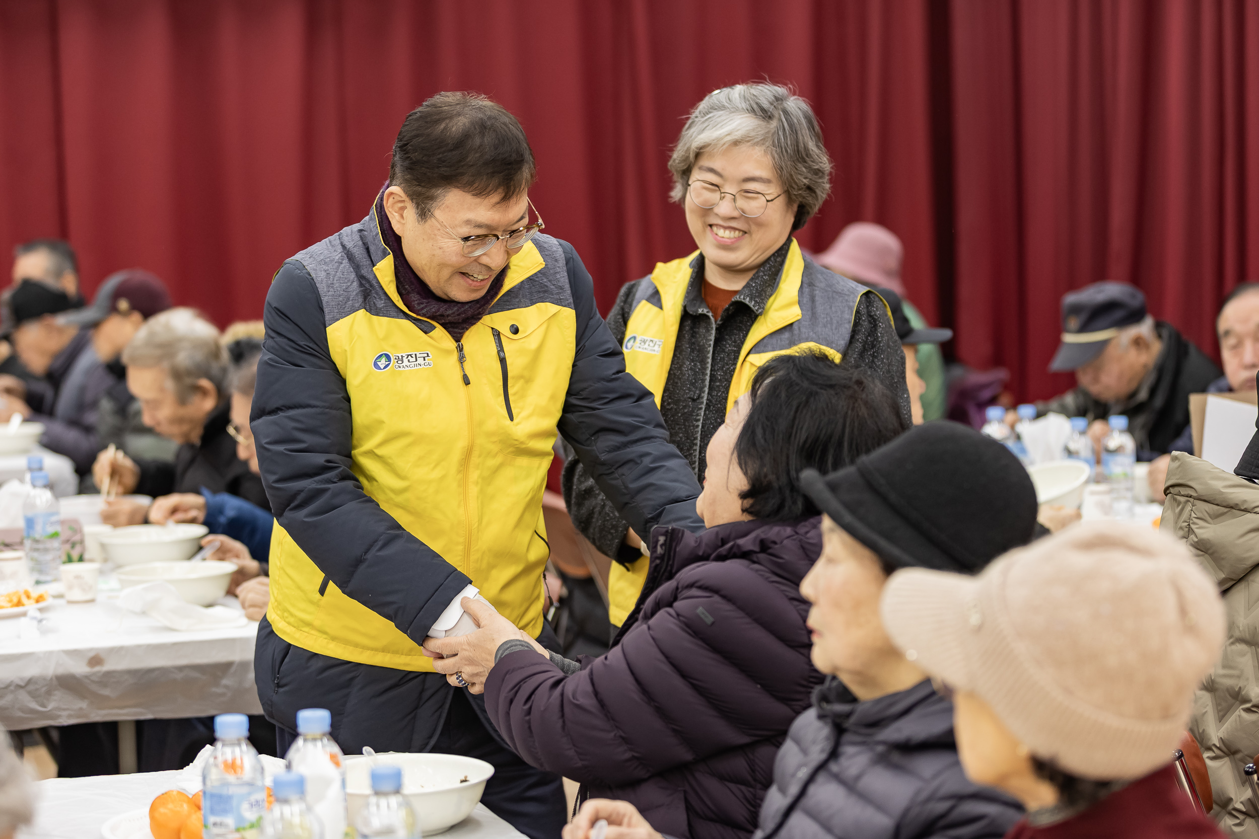 20260127-중곡1동 지역사회보장협의체와 함께하는 설맞이 어르신 떡국 나눔 행사 20260127--2562_L_131805.jpg