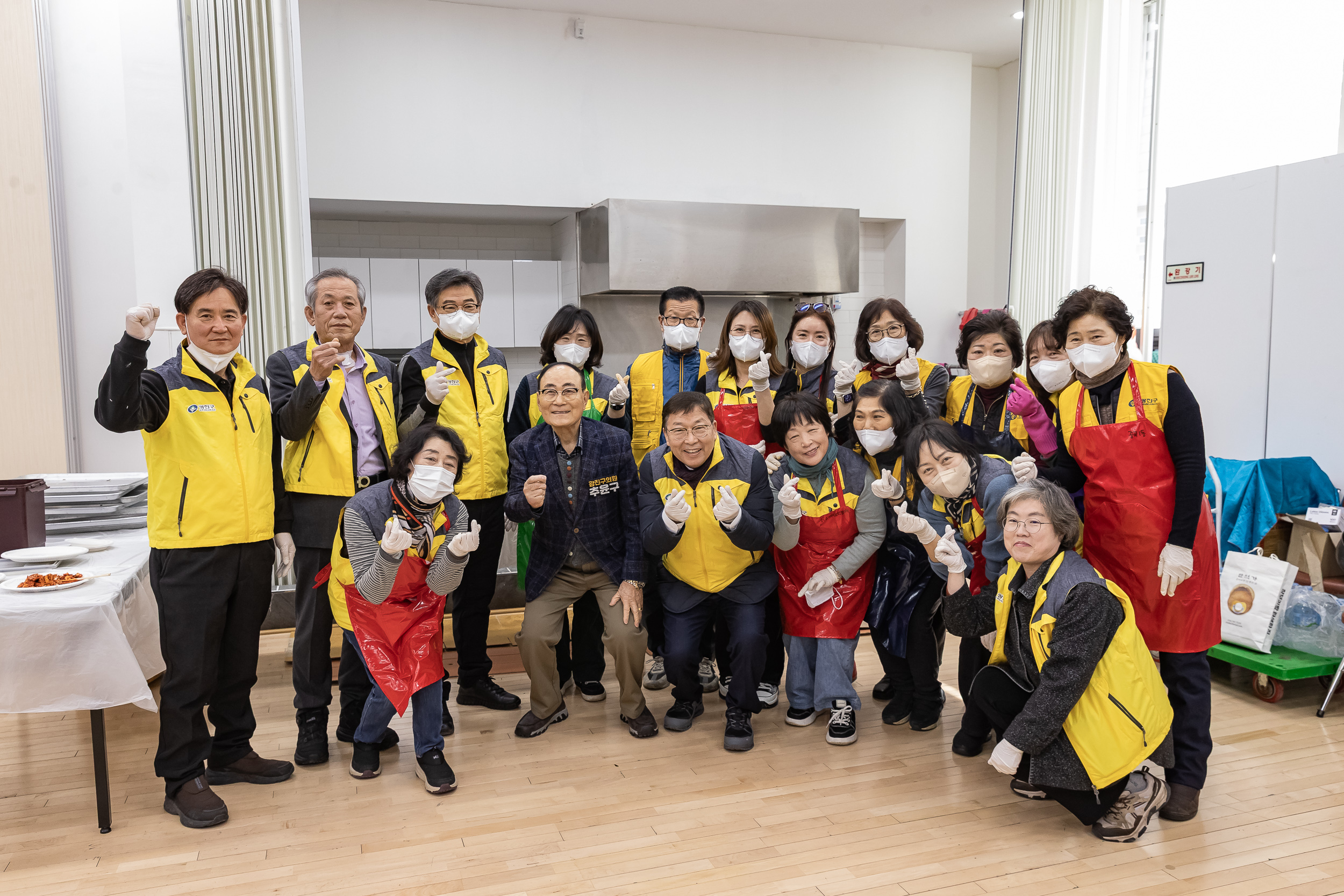 20260127-중곡1동 지역사회보장협의체와 함께하는 설맞이 어르신 떡국 나눔 행사 20260127--2570_L_131805.jpg