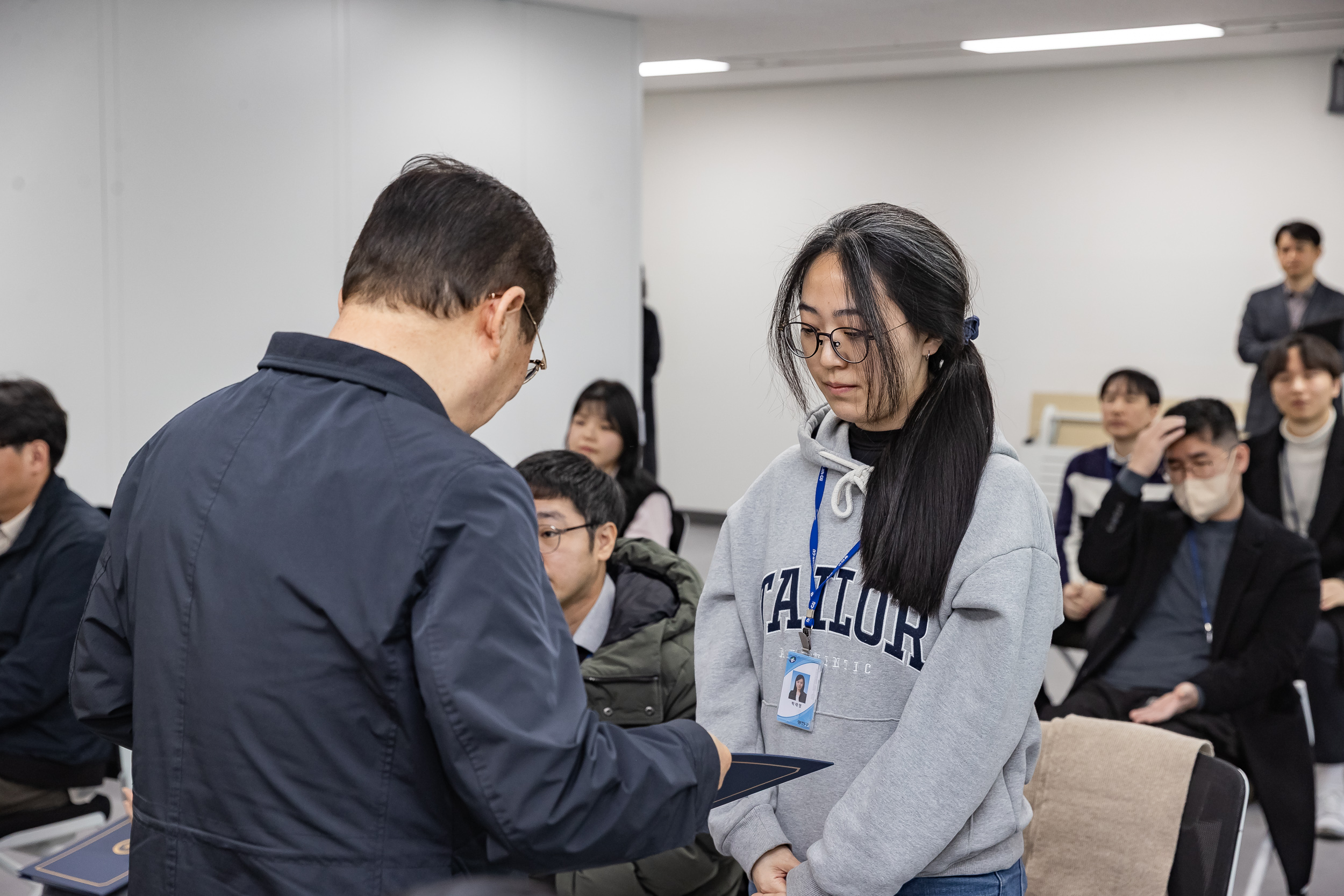 20251226-2026년 상반기 정기인사 발령장 수여식 20251226-55246_L_203817.jpg