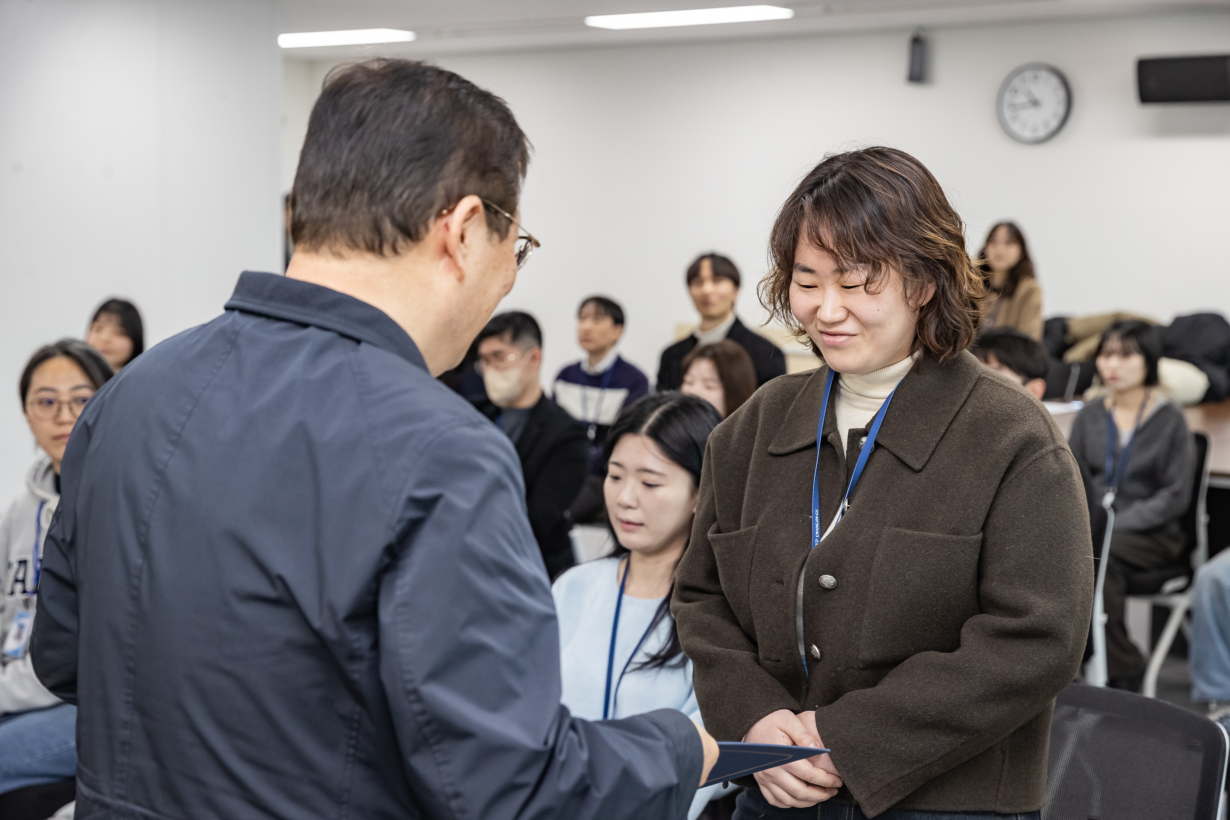 20251226-2026년 상반기 정기인사 발령장 수여식 20251226-55275_L_203817.jpg