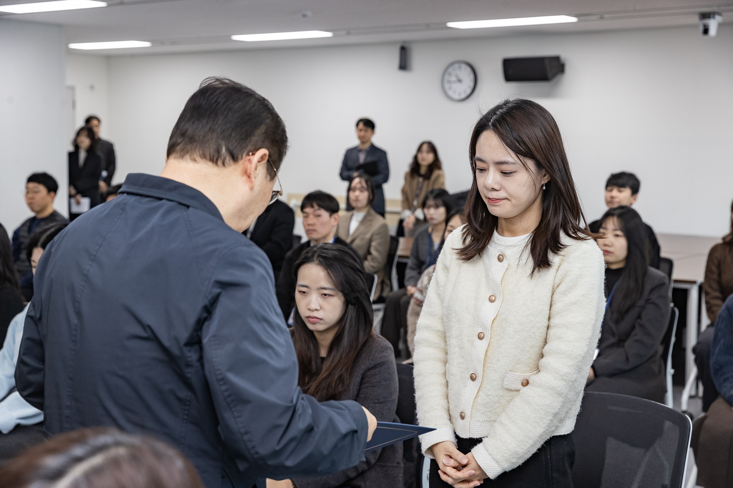 20251226-2026년 상반기 정기인사 발령장 수여식 20251226-55295_L_203817.jpg