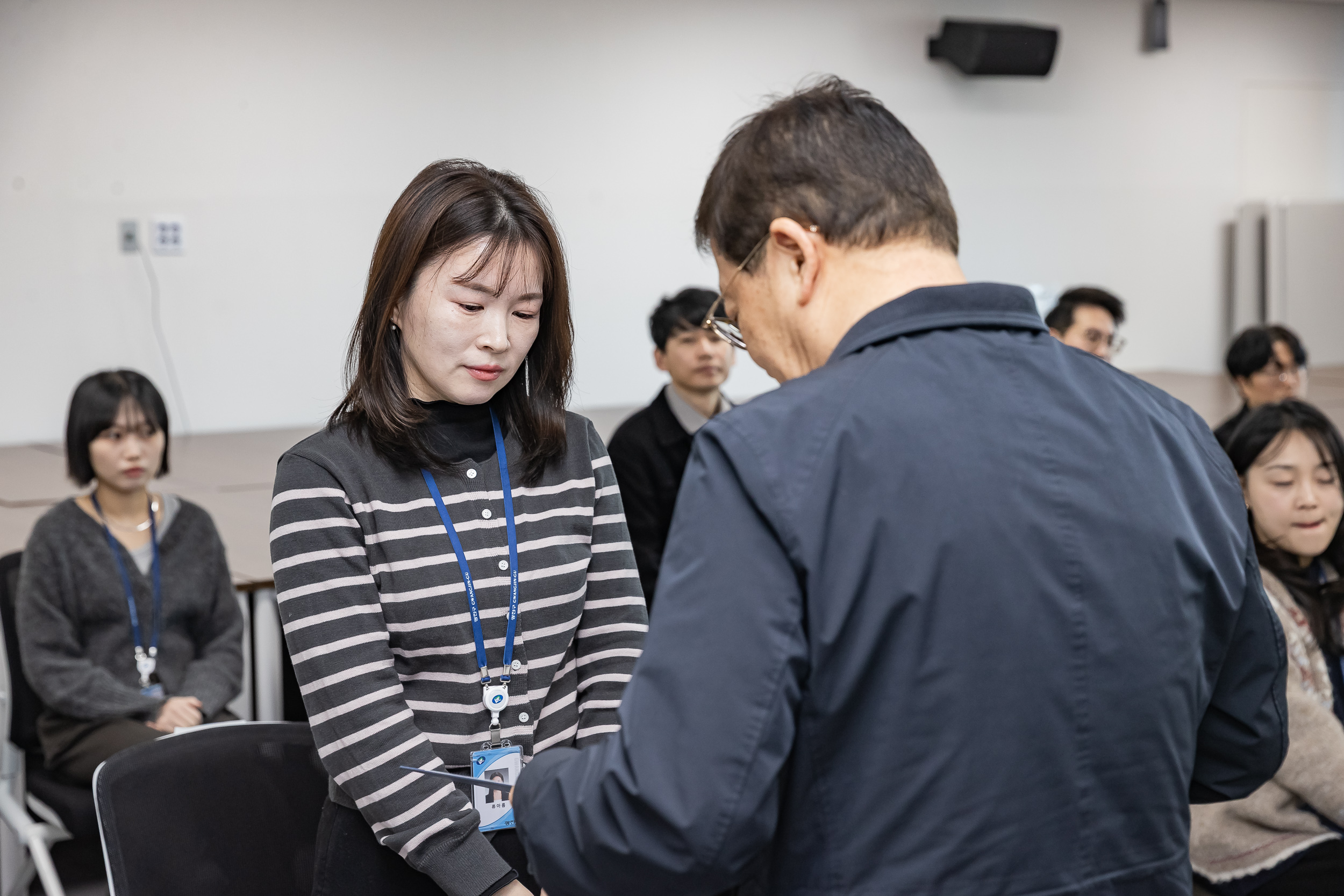 20251226-2026년 상반기 정기인사 발령장 수여식 20251226-55397_L_203818.jpg