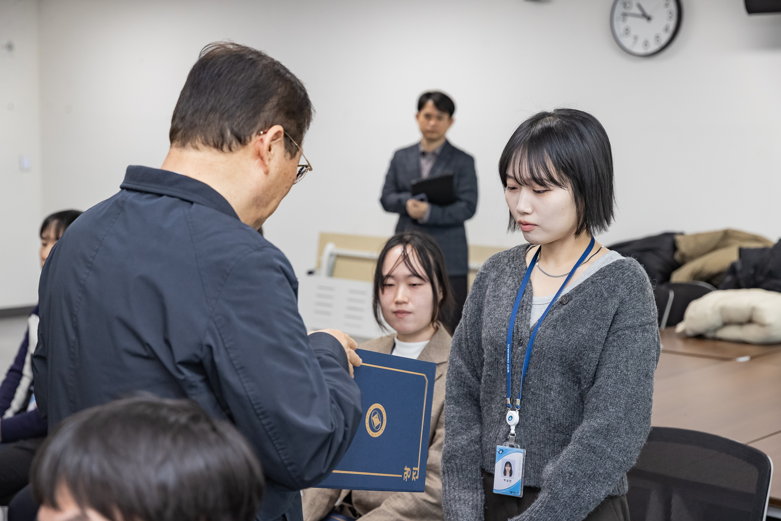 20251226-2026년 상반기 정기인사 발령장 수여식 20251226-55474_L_203819.jpg