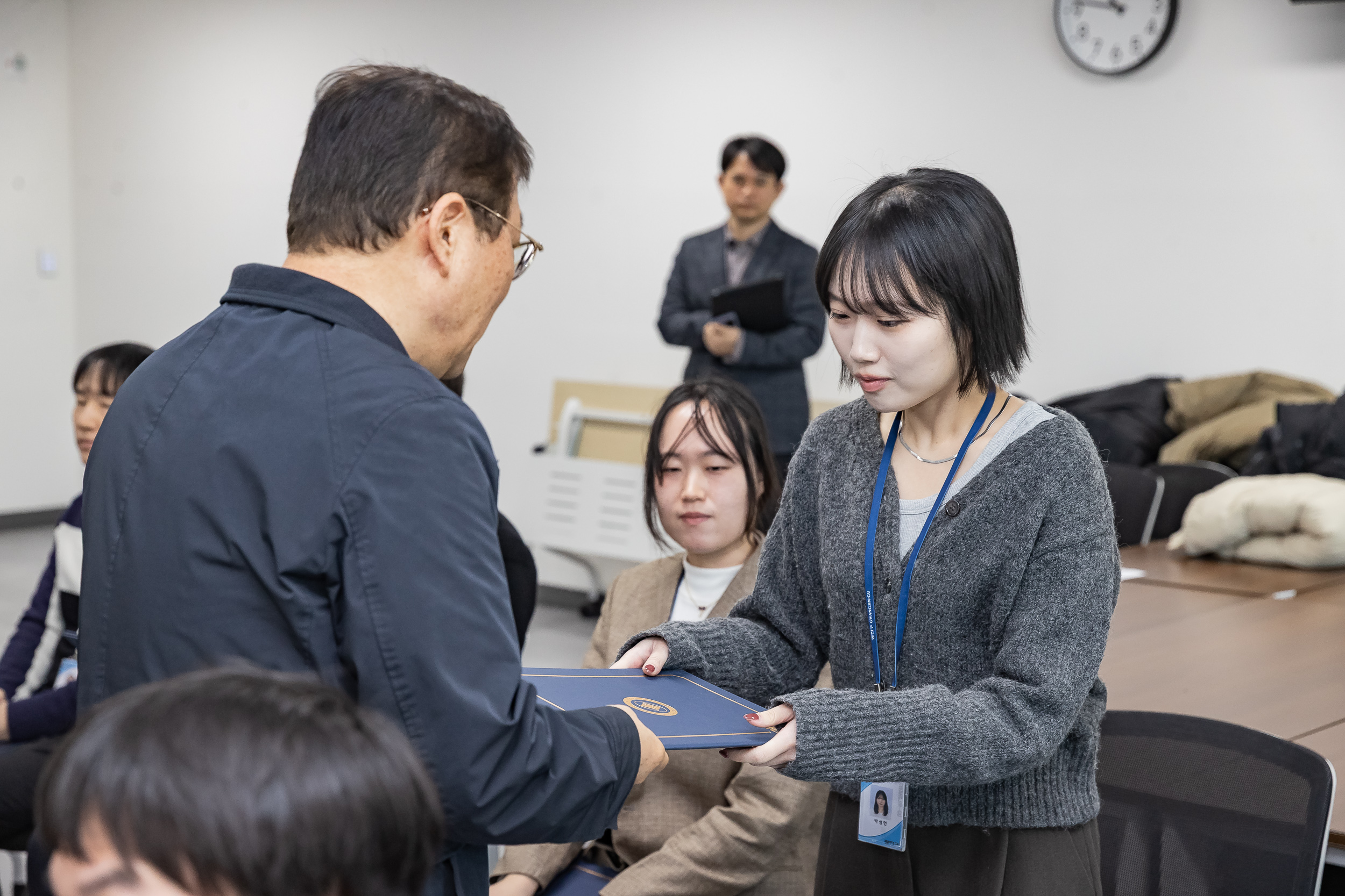 20251226-2026년 상반기 정기인사 발령장 수여식 20251226-55478_L_203819.jpg