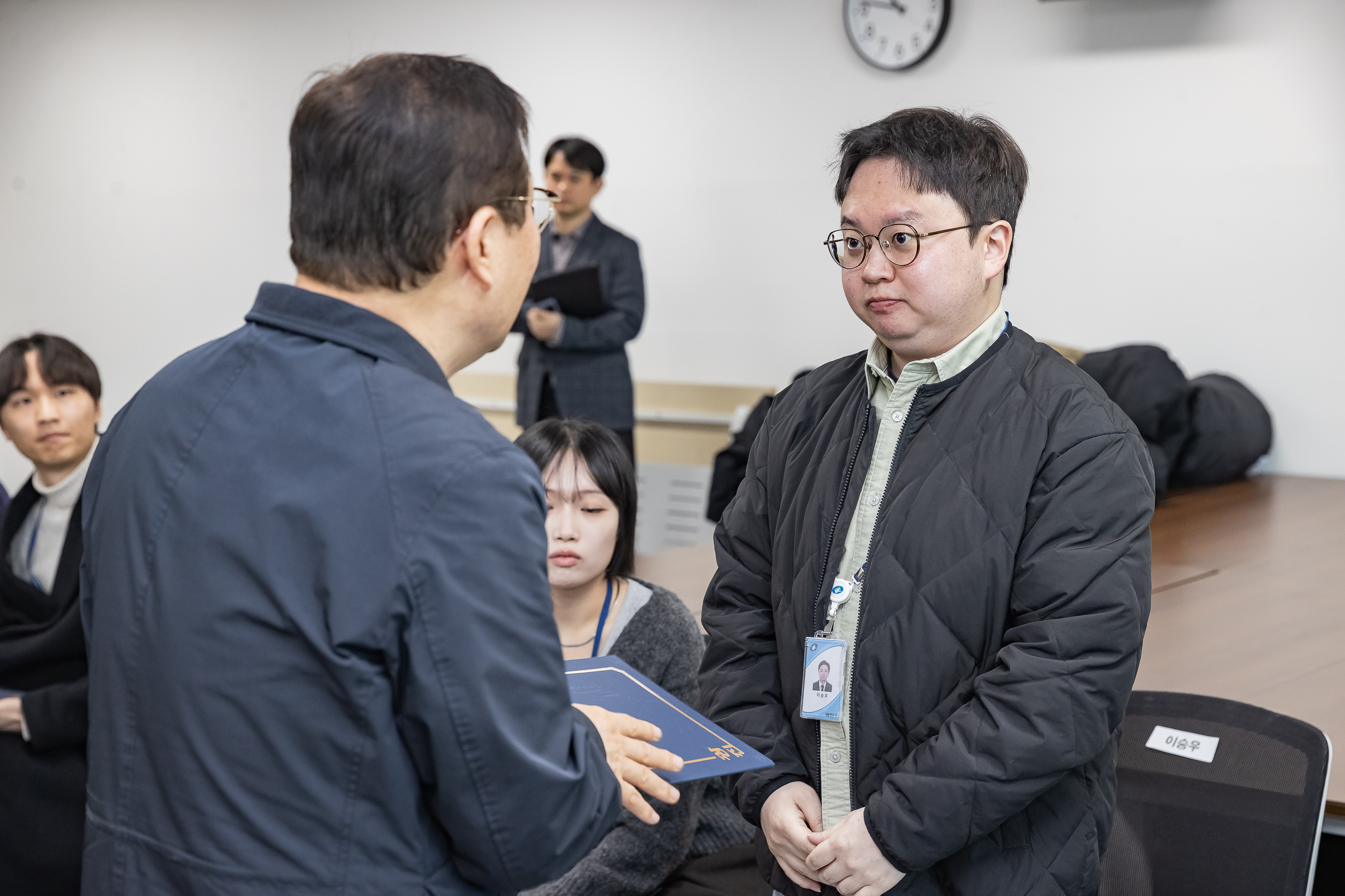 20251226-2026년 상반기 정기인사 발령장 수여식 20251226-55489_L_203819.jpg