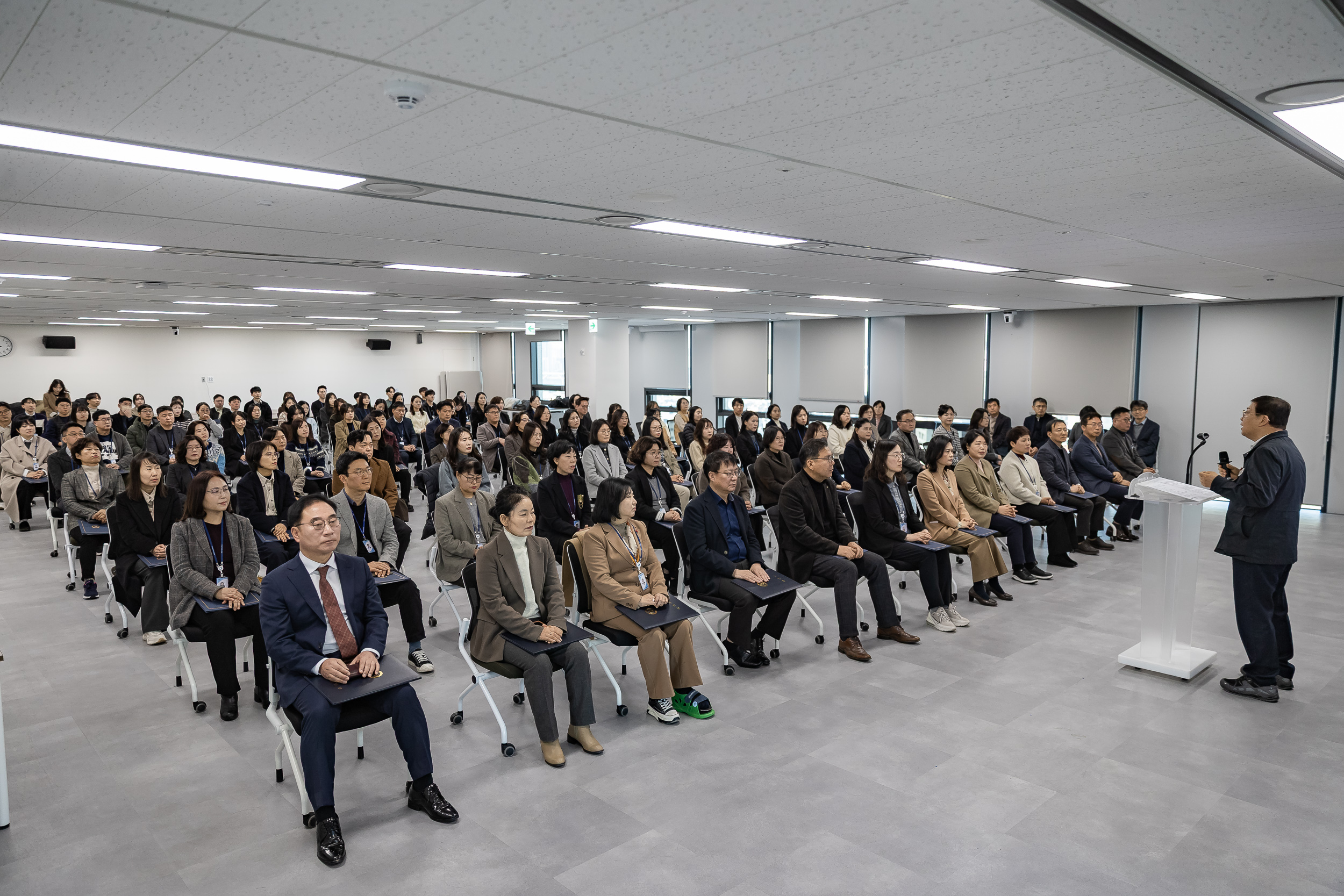 20251226-2026년 상반기 정기인사 발령장 수여식 20251226-55629_L_203819.jpg