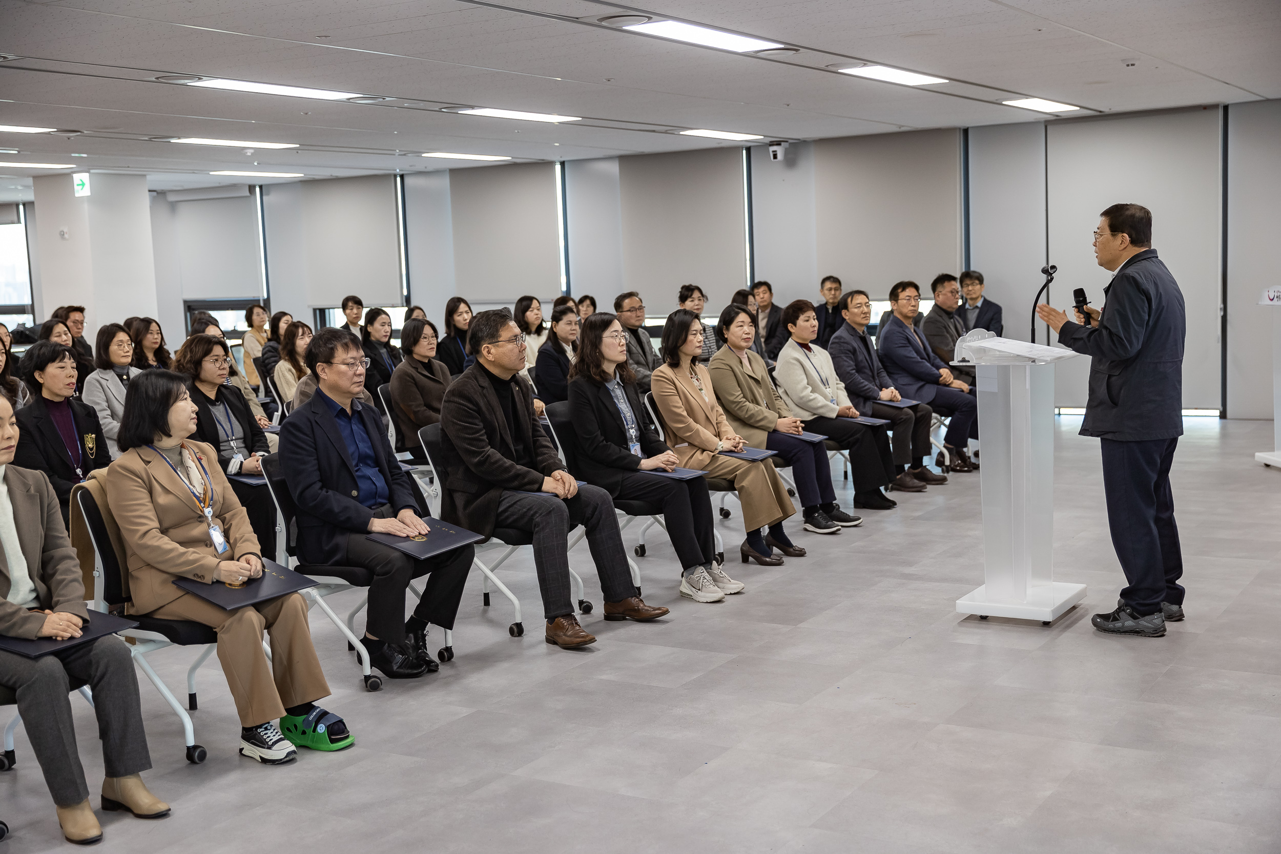 20251226-2026년 상반기 정기인사 발령장 수여식 20251226-55640_L_203819.jpg