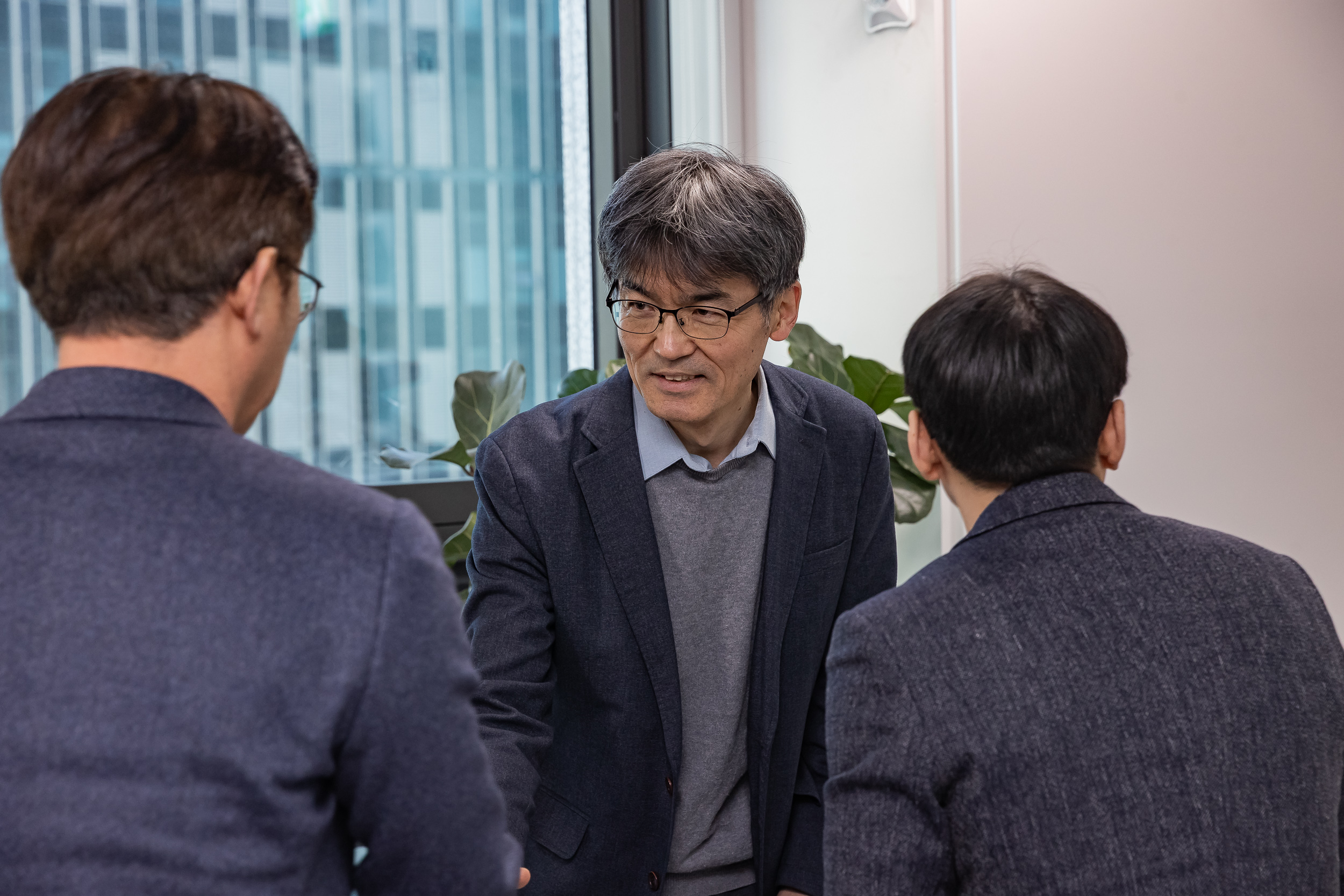 20251226-2026년 상반기 정기인사 발령장 수여식 20251226-55685_L_203820.jpg