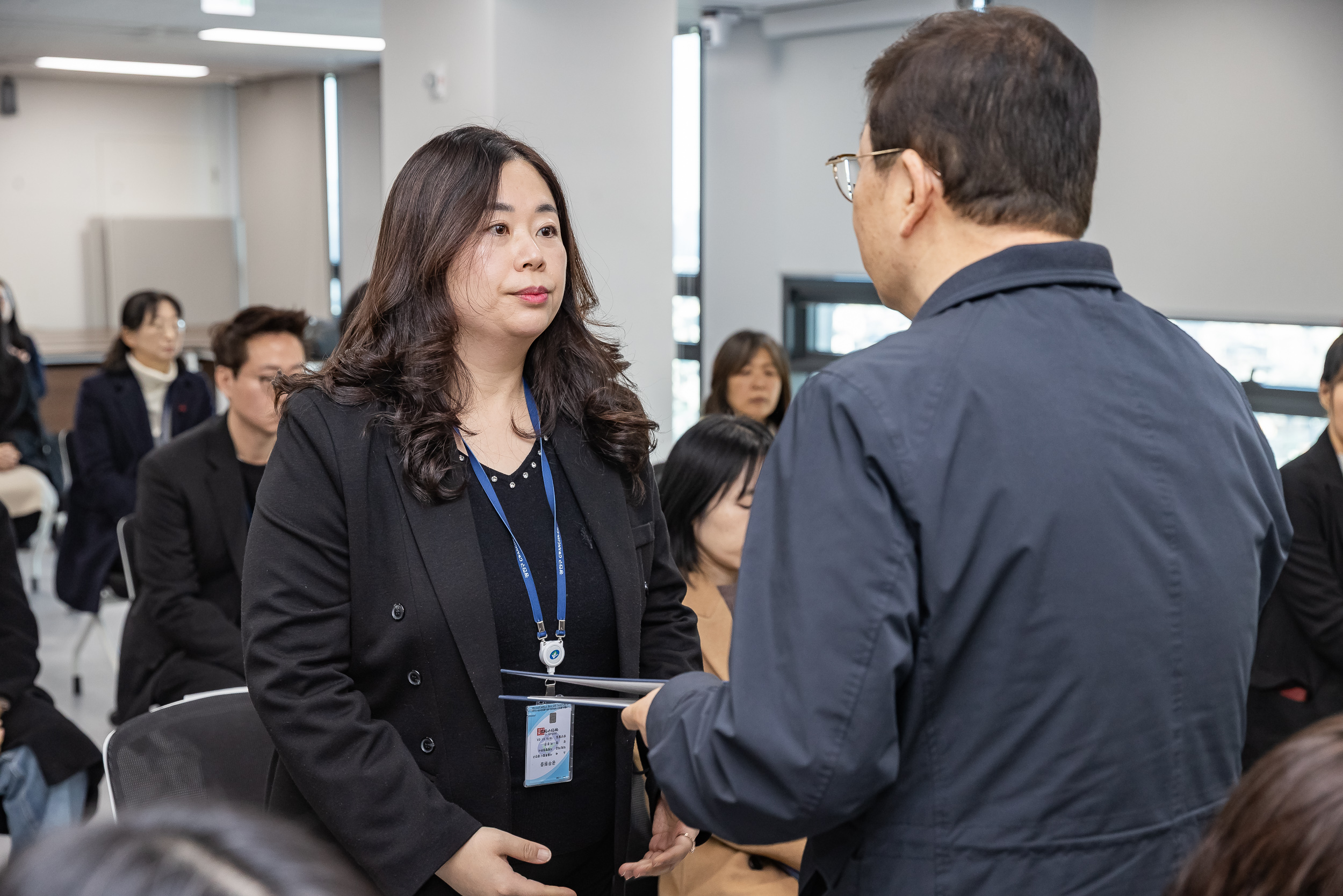 20251226-2026년 상반기 정기인사 발령장 수여식 20251226-54930_L_203815.jpg