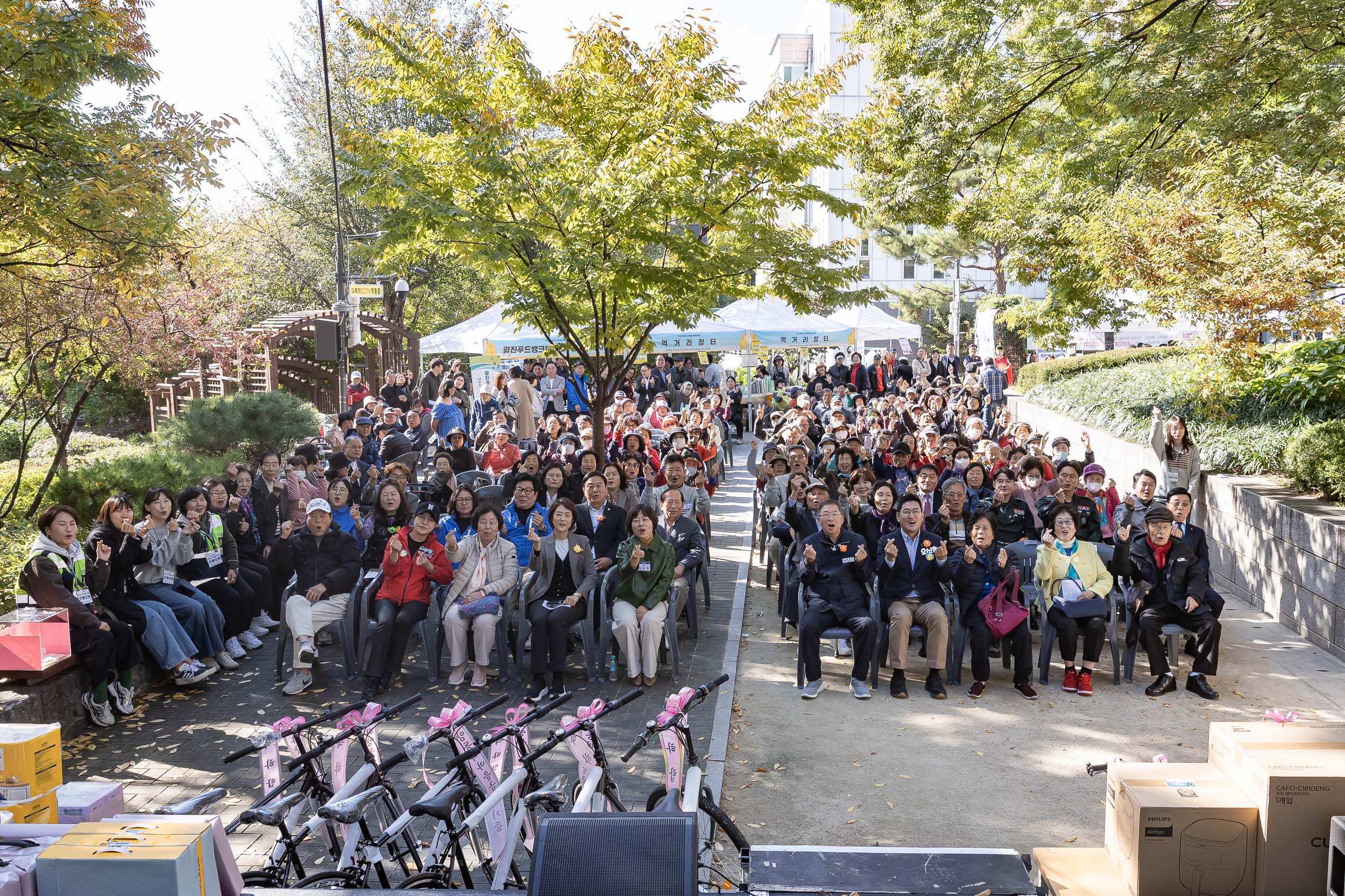 20251101-제12회 느티마을 한마당 20251101-80342_L_091822.jpg