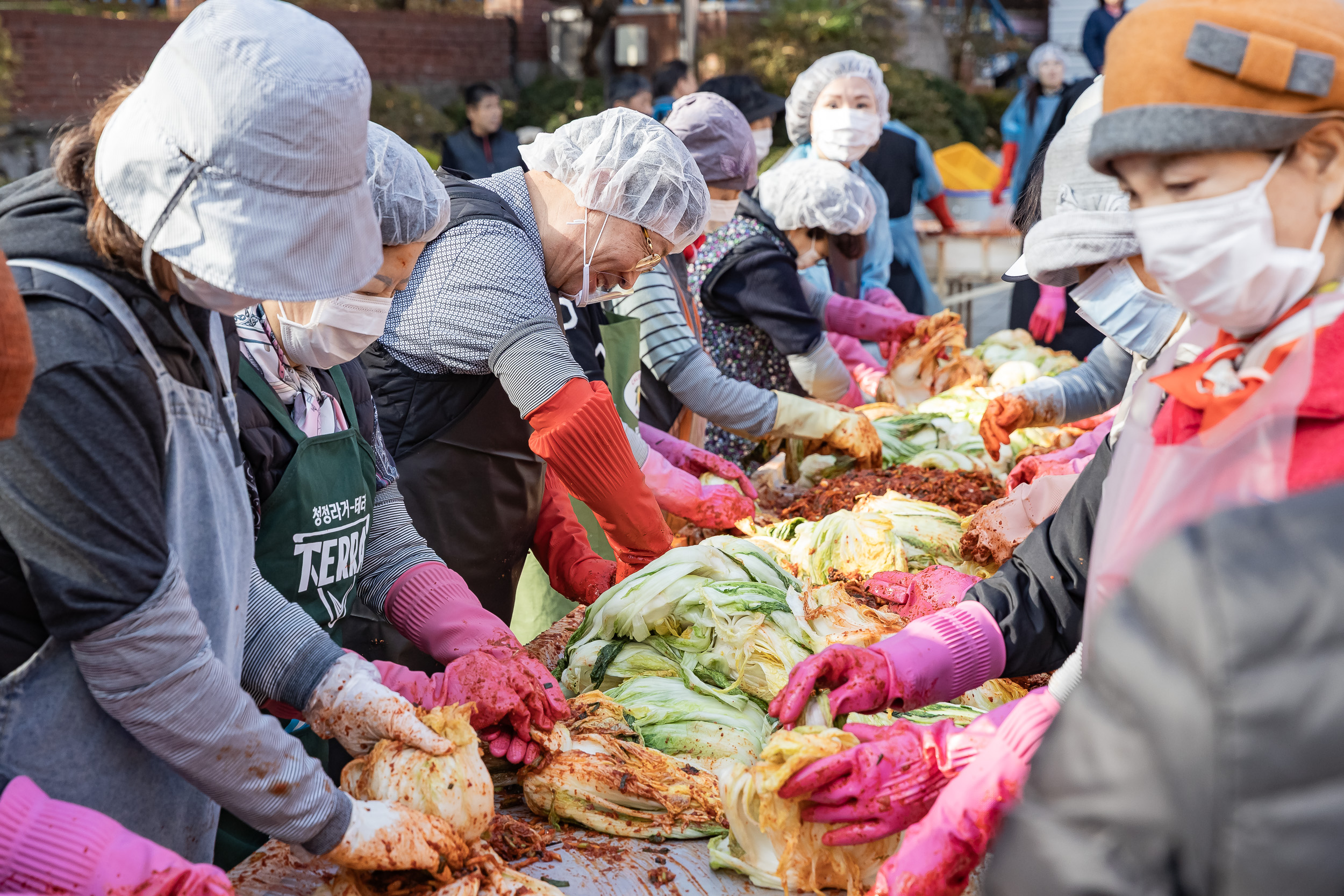 20251115-천주교 사랑의 김장 나눔행사 20251115-8176_L_155946.jpg