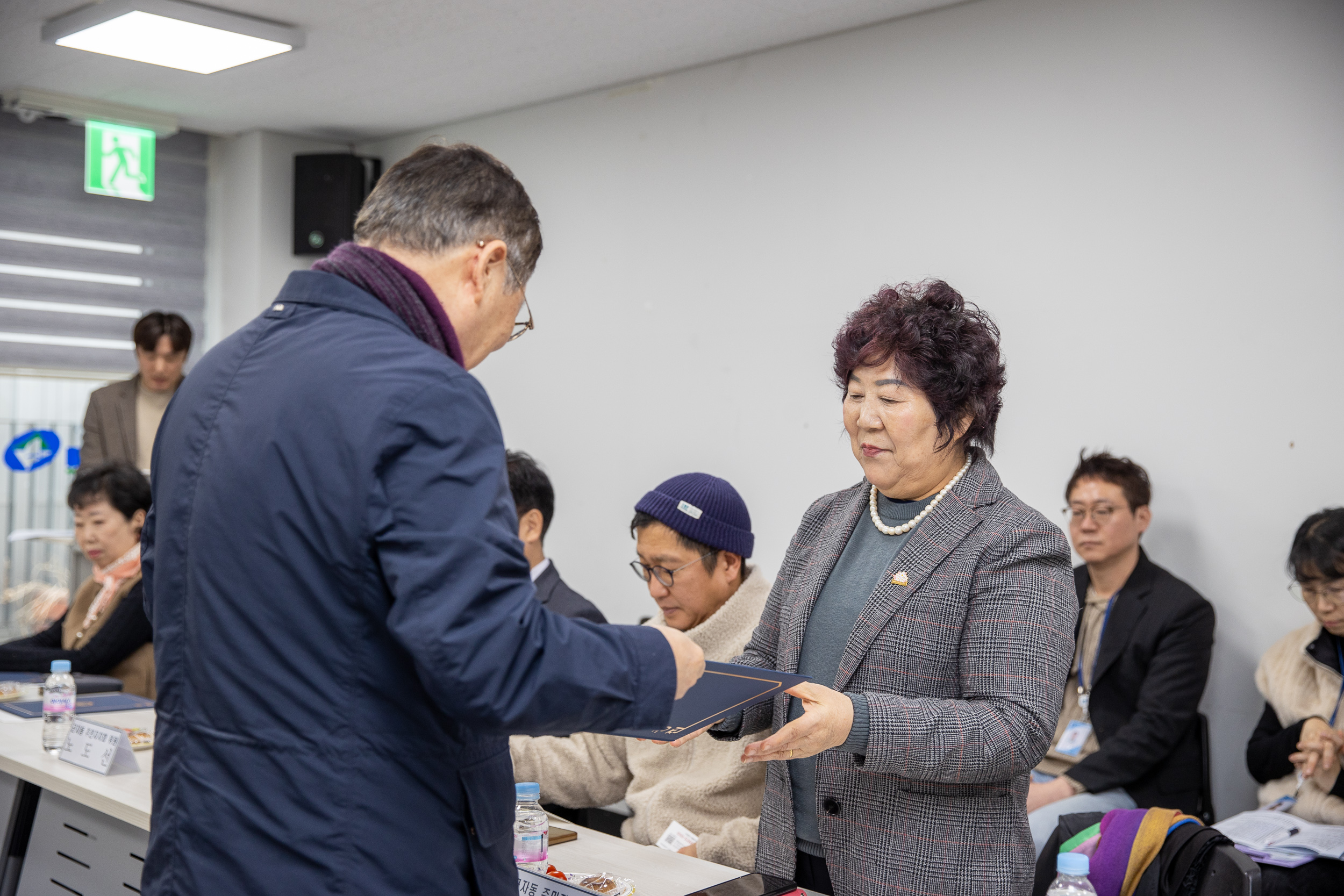 20260213-군자동 주민자치회 위원 위촉장 수여식 20260213-20487_L_122009.jpg