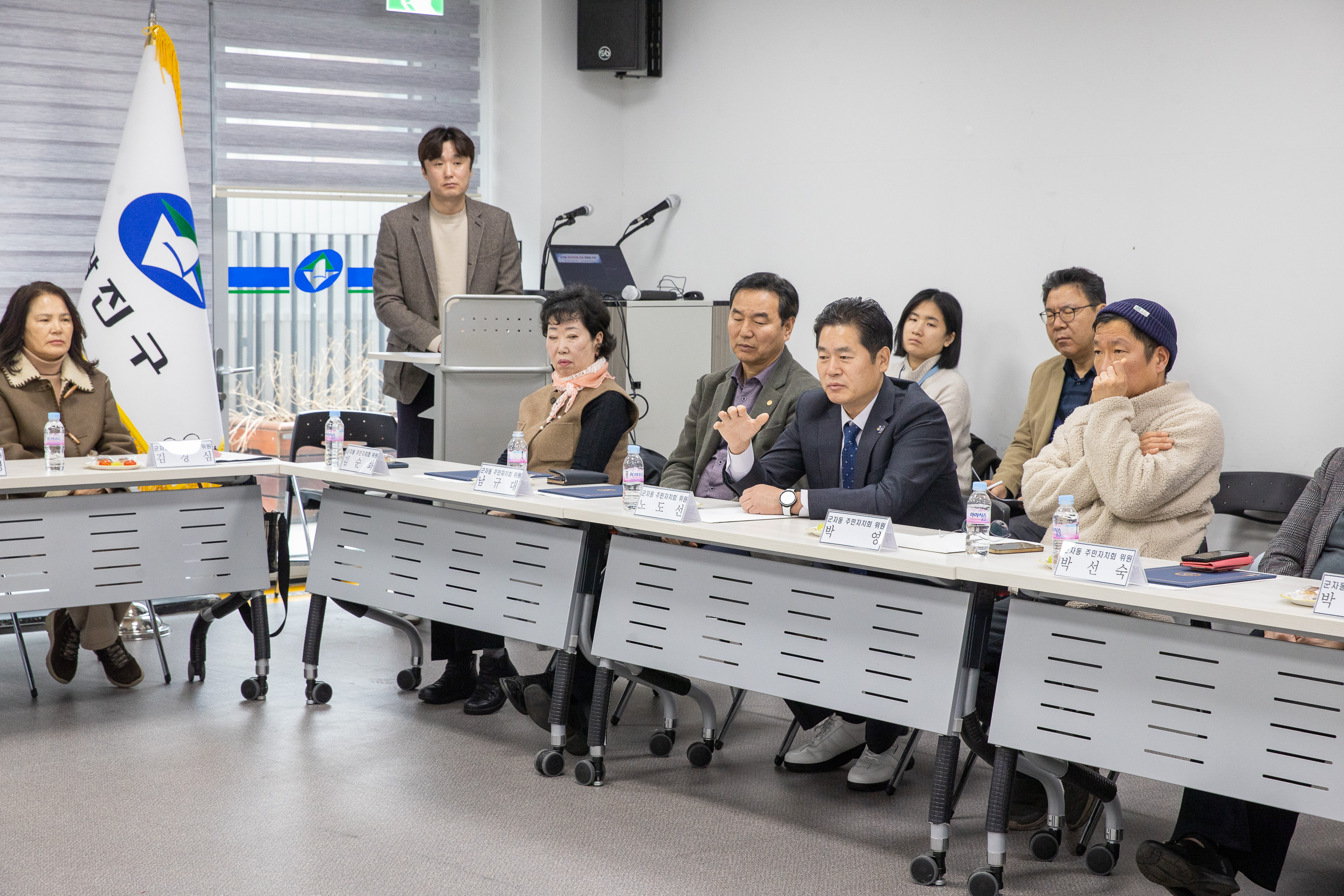 20260213-군자동 주민자치회 위원 위촉장 수여식 20260213-20663_L_122010.jpg