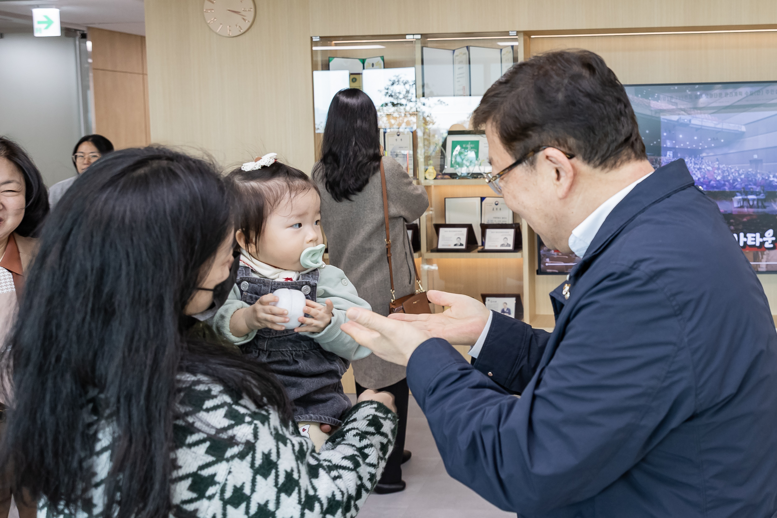 20260319-공동육아 나눔터 다문화가정 소모임 청사견학 20260319-44706_L_172056.jpg