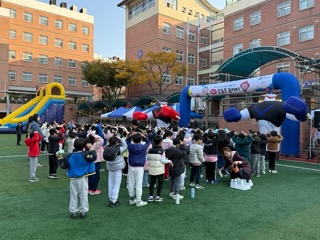 학교, 오늘은 놀이터! IMG_7205.jpg