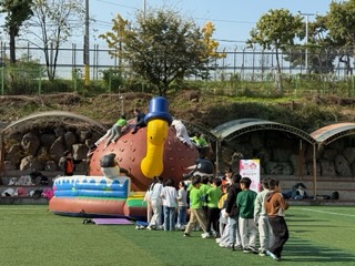 학교, 오늘은 놀이터! IMG_7274.jpg