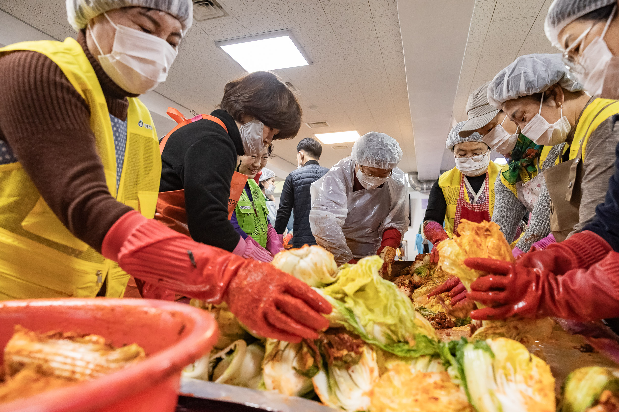 20251202-자양동 지역주민의 따뜻한 겨울나기를 위한 사랑의 김장나누기 20251202-20680_L_191055.jpg