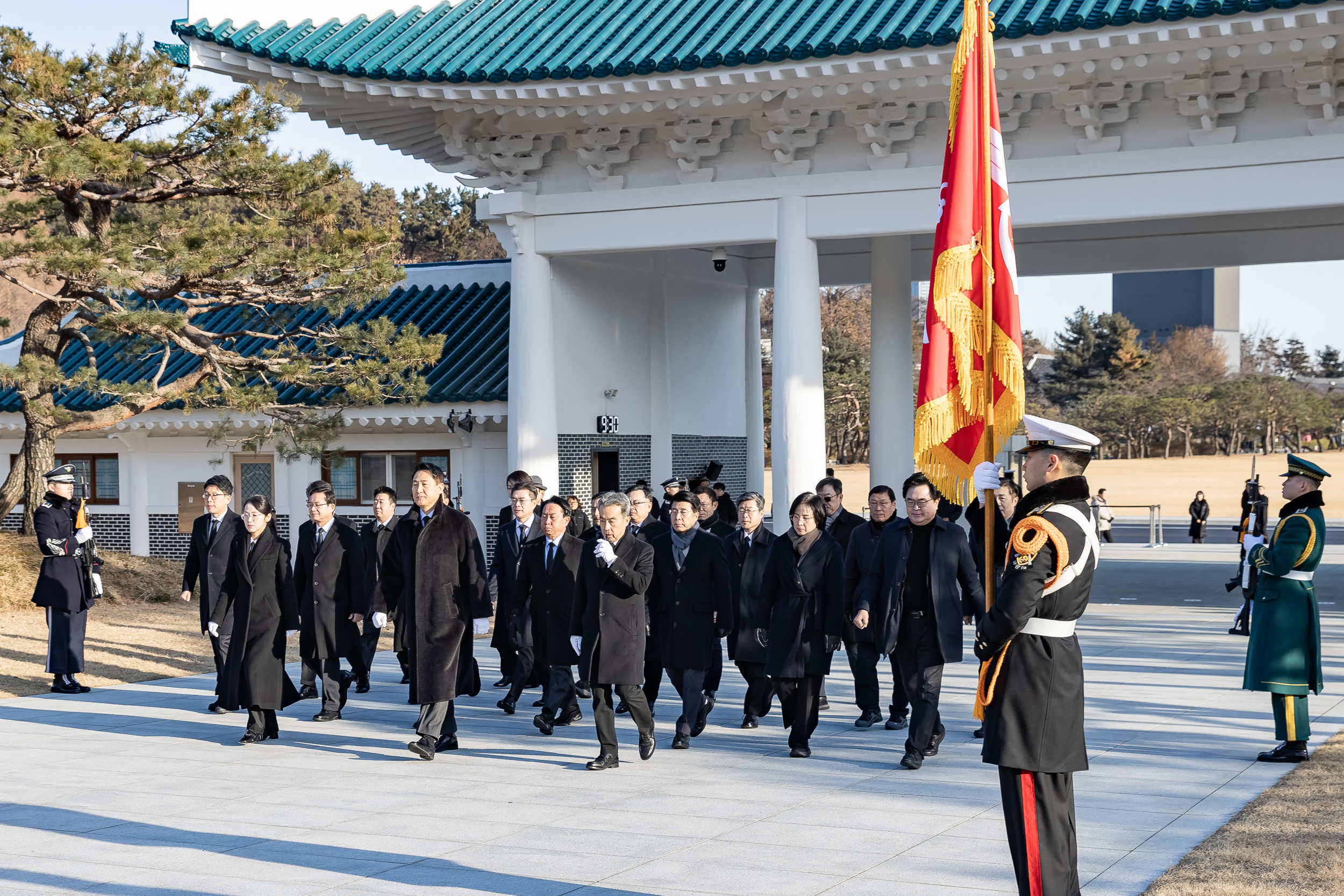 20260101-2026 새해 국립서울현충원 참배 20260101-59905_L_095035.jpg