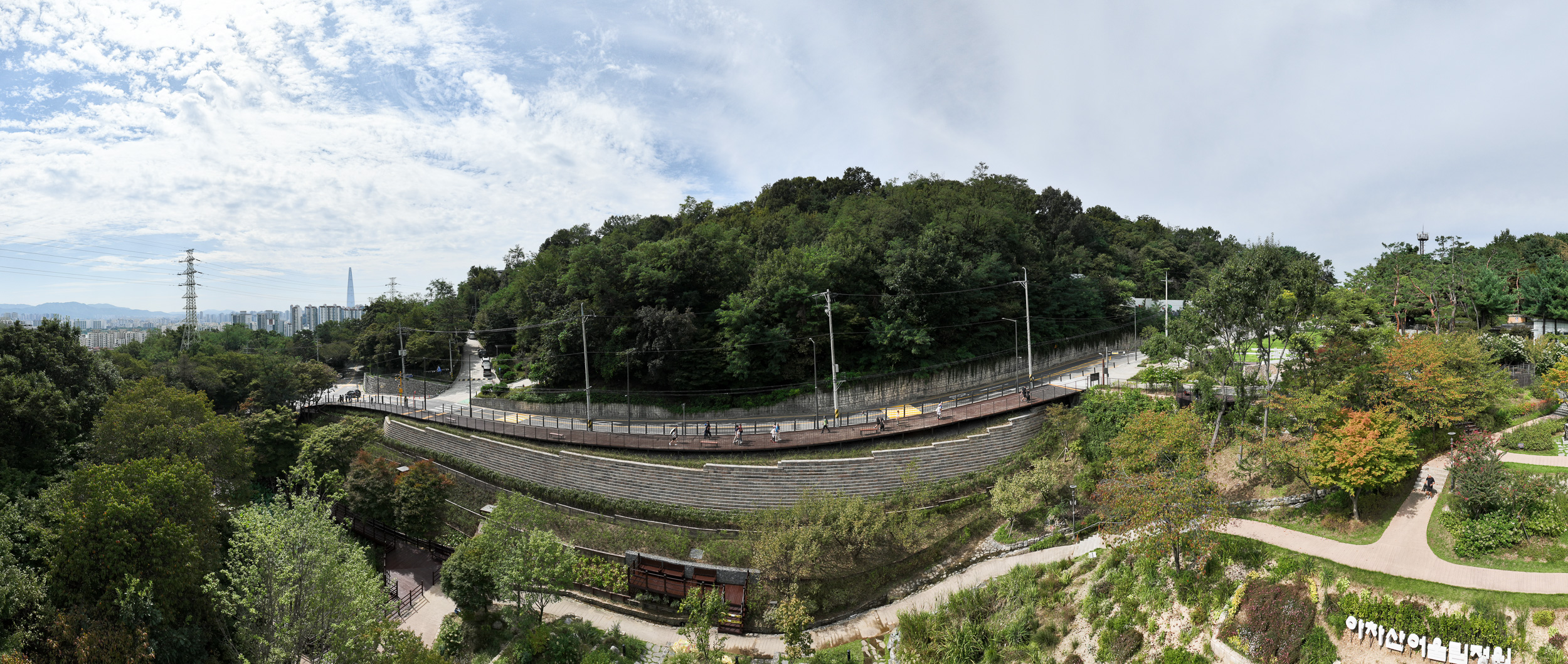 20250927-아차산 보행데크길 완공 20250927-44721_L_080949.jpg