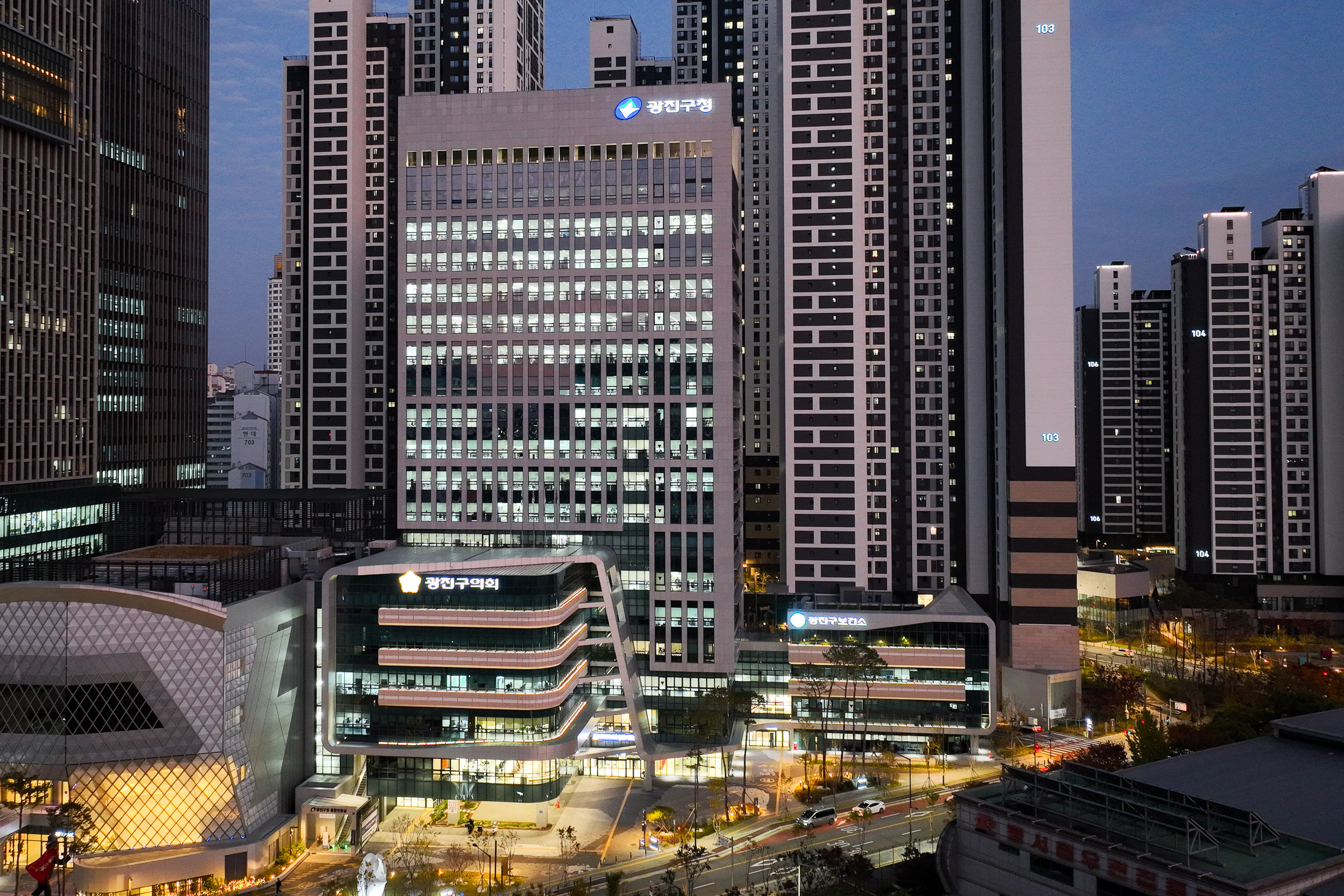20251111-광진구청 청사 야경 20251111-2577_M2_1_L_121545.jpg