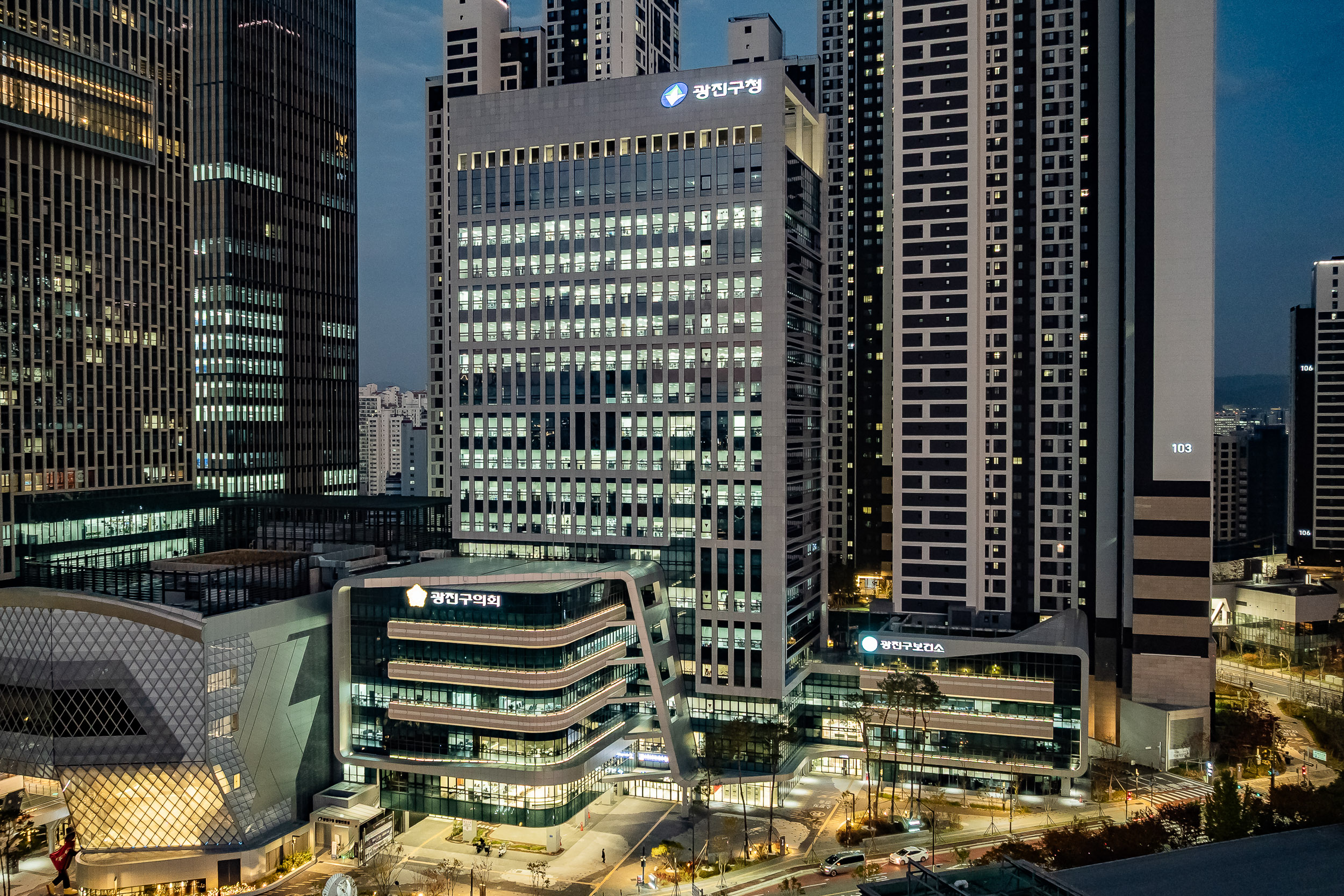 20251111-광진구청 청사 야경 20251111-2589_M2_L_121546.jpg