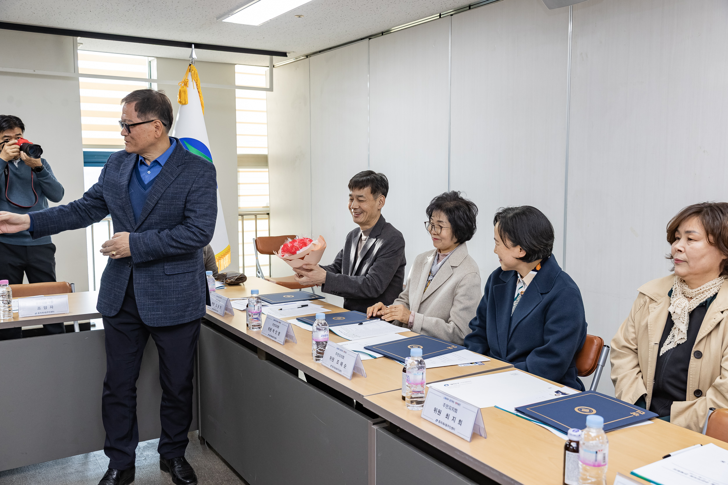 20260319-중곡4동 주민자치회 신규위원 위촉장 수여 및 간담회 20260319-44921_L_172250.jpg