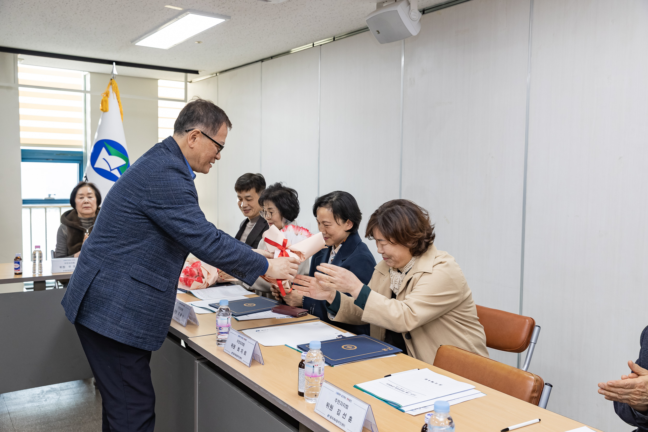 20260319-중곡4동 주민자치회 신규위원 위촉장 수여 및 간담회 20260319-44930_L_172250.jpg