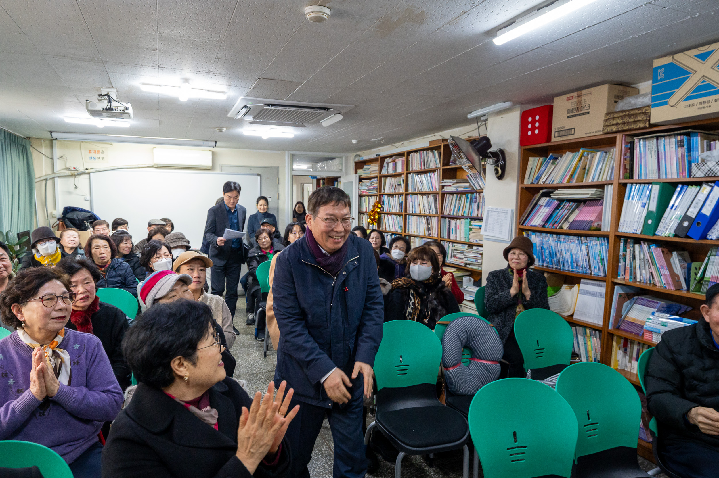 20260213-동부밑거름학교 졸업식 20260213-5447_L_122136.jpg